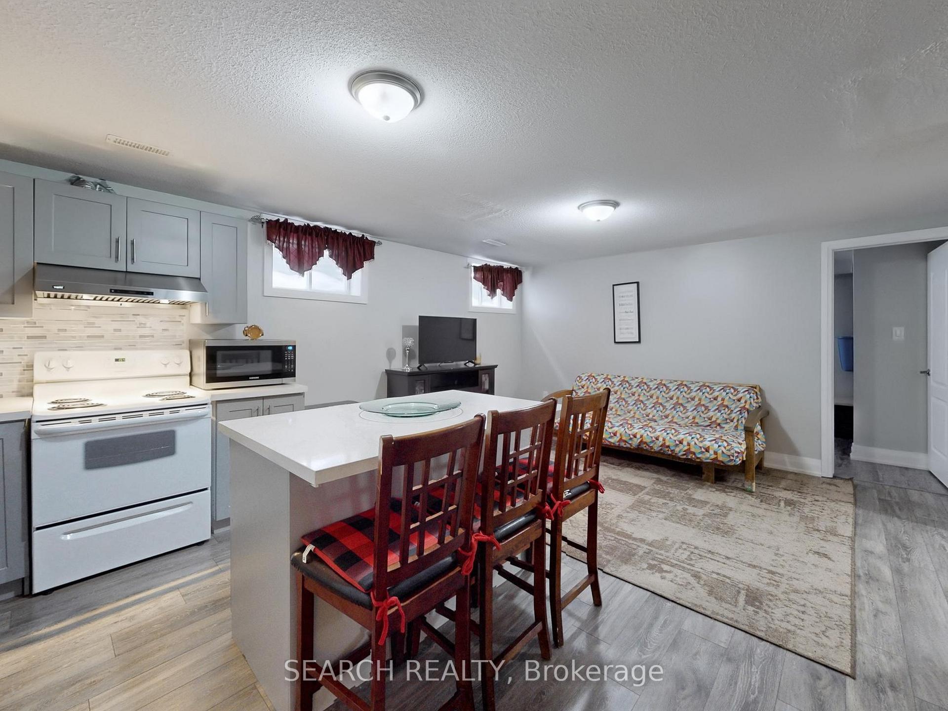 Photo 7 of 24 Hewitt Place N, Barrie, Georgian Drive — HOMEH