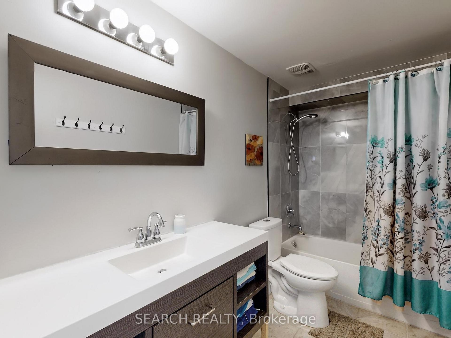 Photo 11 of 24 Hewitt Place N, Barrie, Georgian Drive — HOMEH
