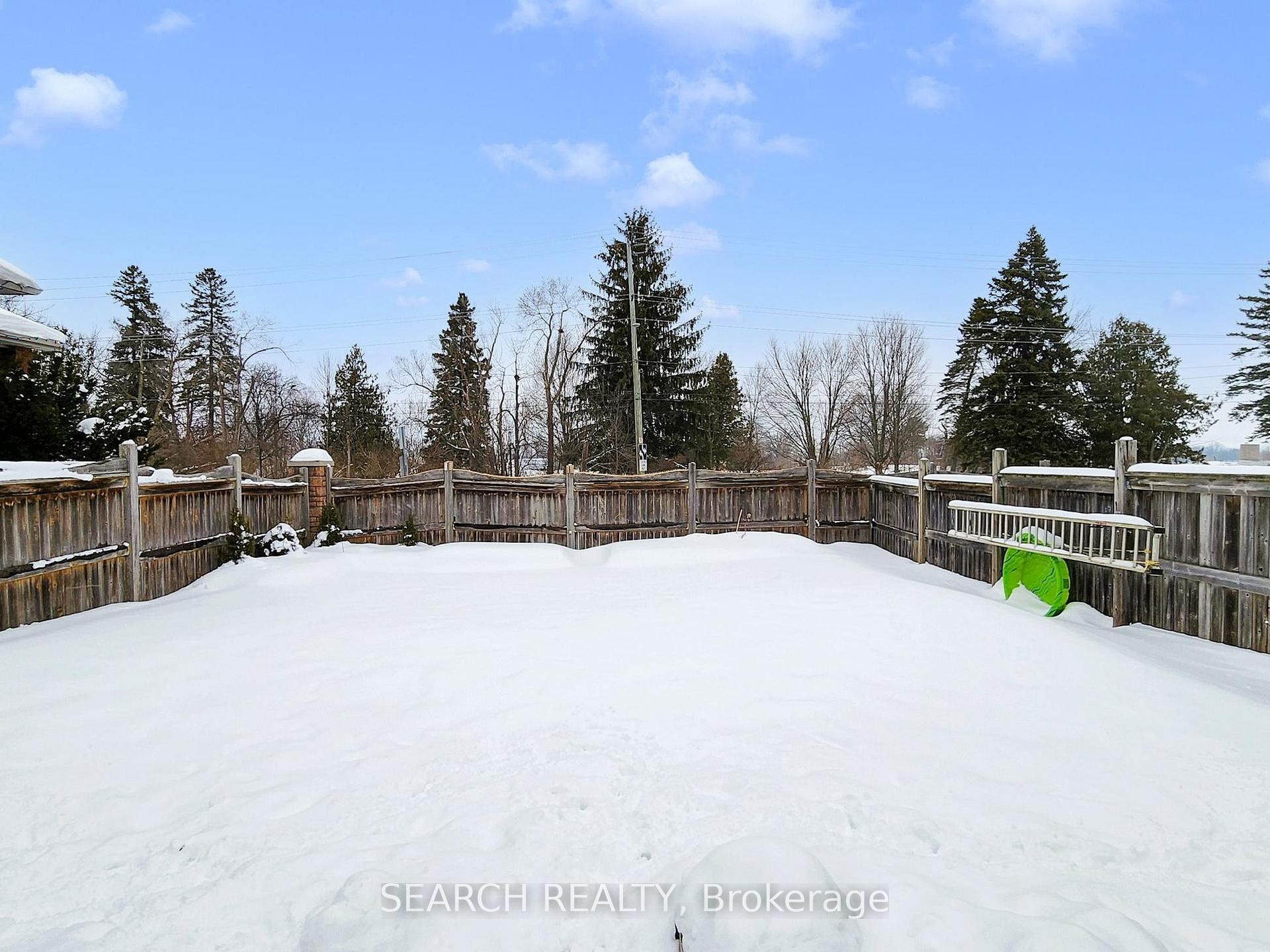 Photo 17 of 24 Hewitt Place N, Barrie, Georgian Drive — HOMEH
