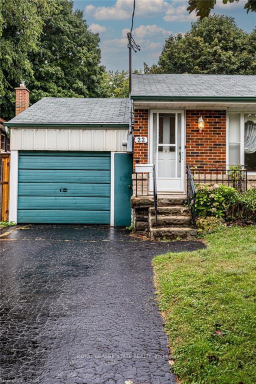 Photo 4 of 22 Dunning Court, Hamilton, Dundas — HOMEH