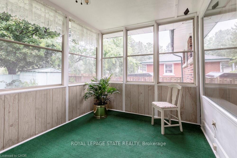 Photo 16 of 22 Dunning Court, Hamilton, Dundas — HOMEH