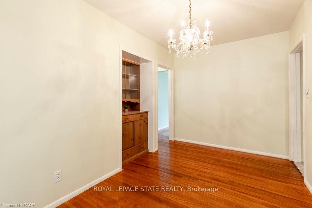 Photo 19 of 22 Dunning Court, Hamilton, Dundas — HOMEH