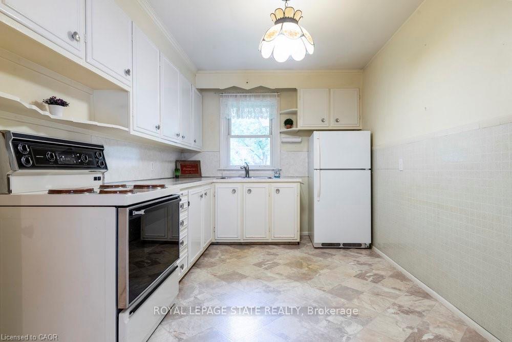 Photo 25 of 22 Dunning Court, Hamilton, Dundas — HOMEH