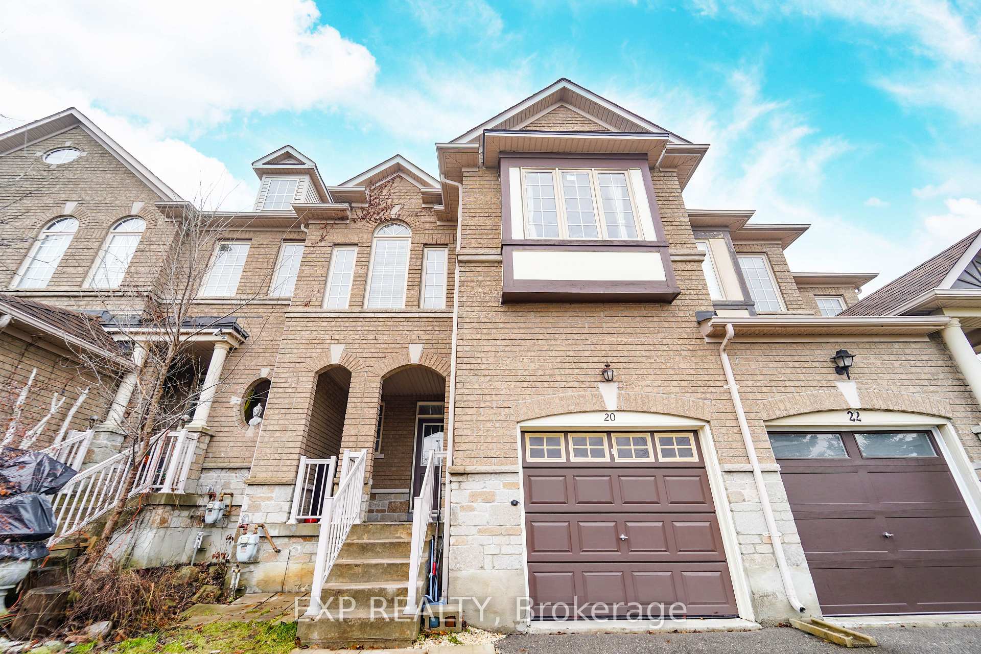 Photo 2 of 20 Starwood Road, Vaughan, Patterson — HOMEH