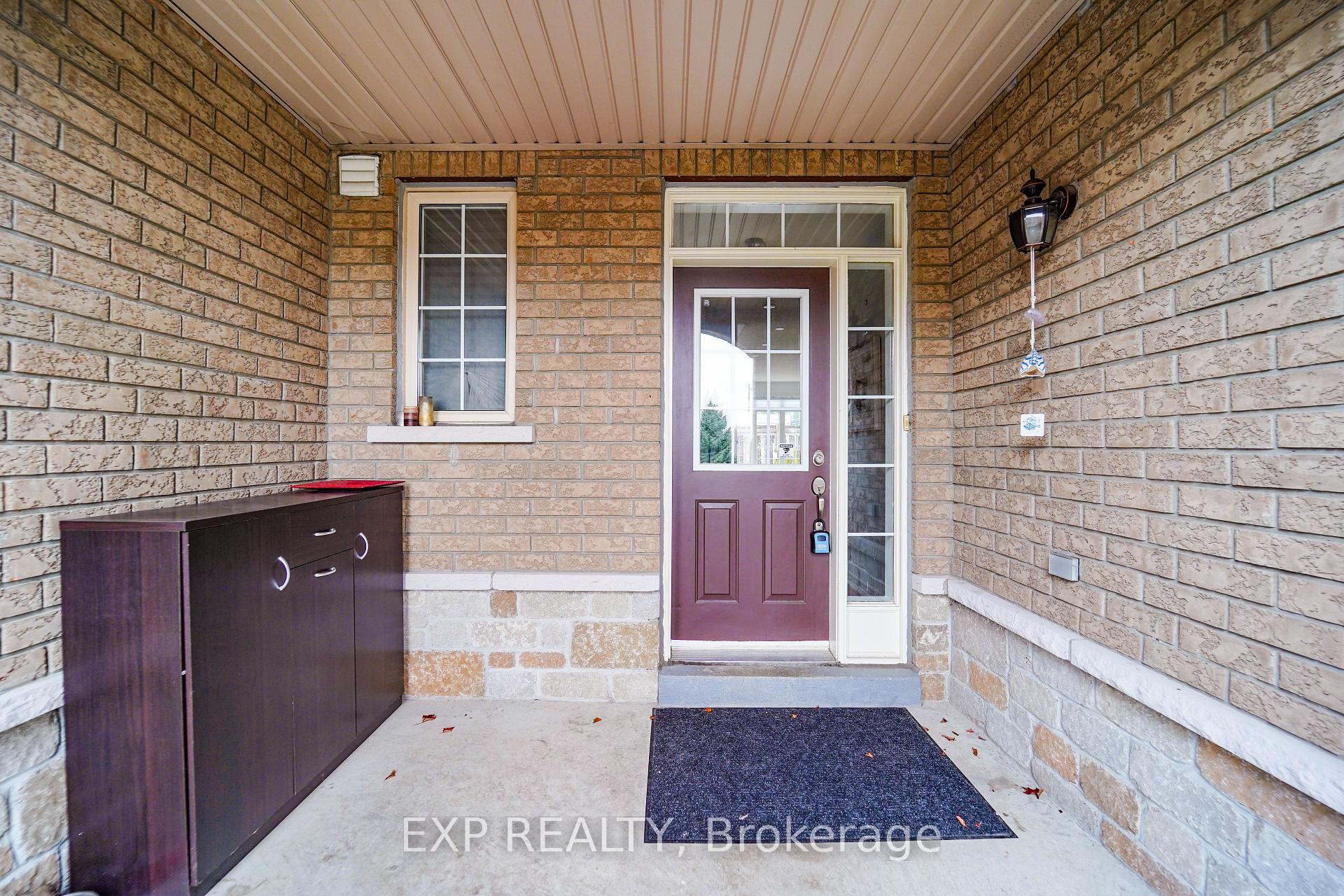 Photo 3 of 20 Starwood Road, Vaughan, Patterson — HOMEH