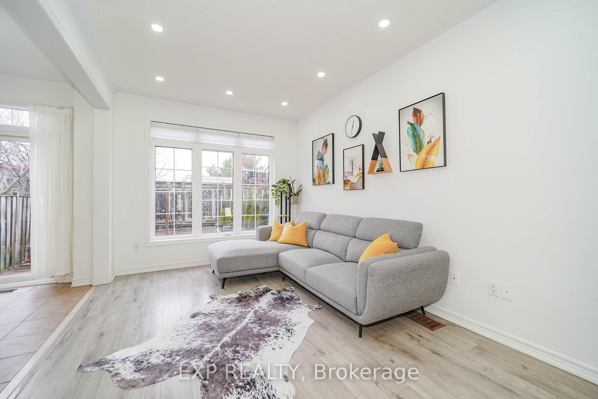 Photo 6 of 20 Starwood Road, Vaughan, Patterson — HOMEH