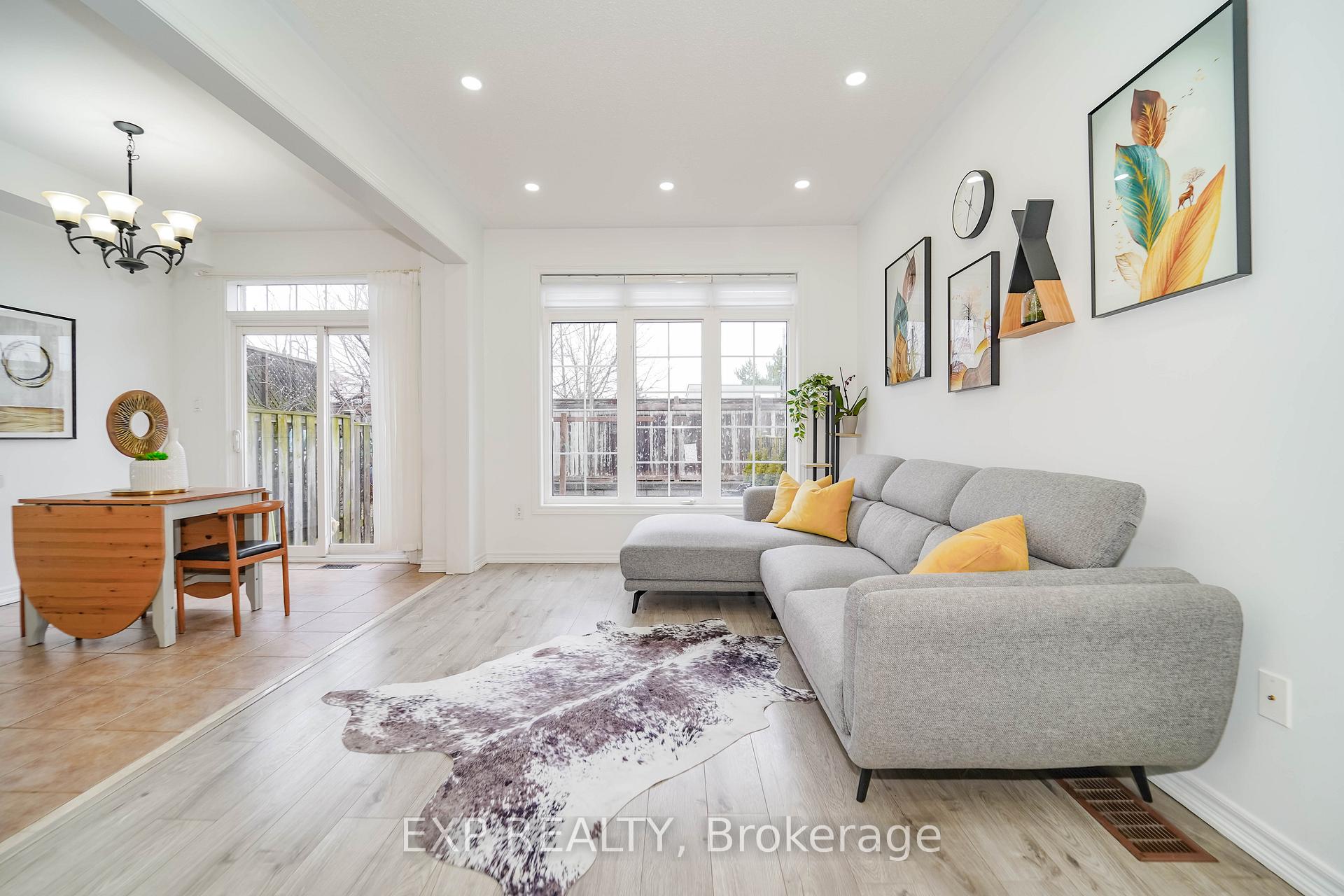 Photo 7 of 20 Starwood Road, Vaughan, Patterson — HOMEH