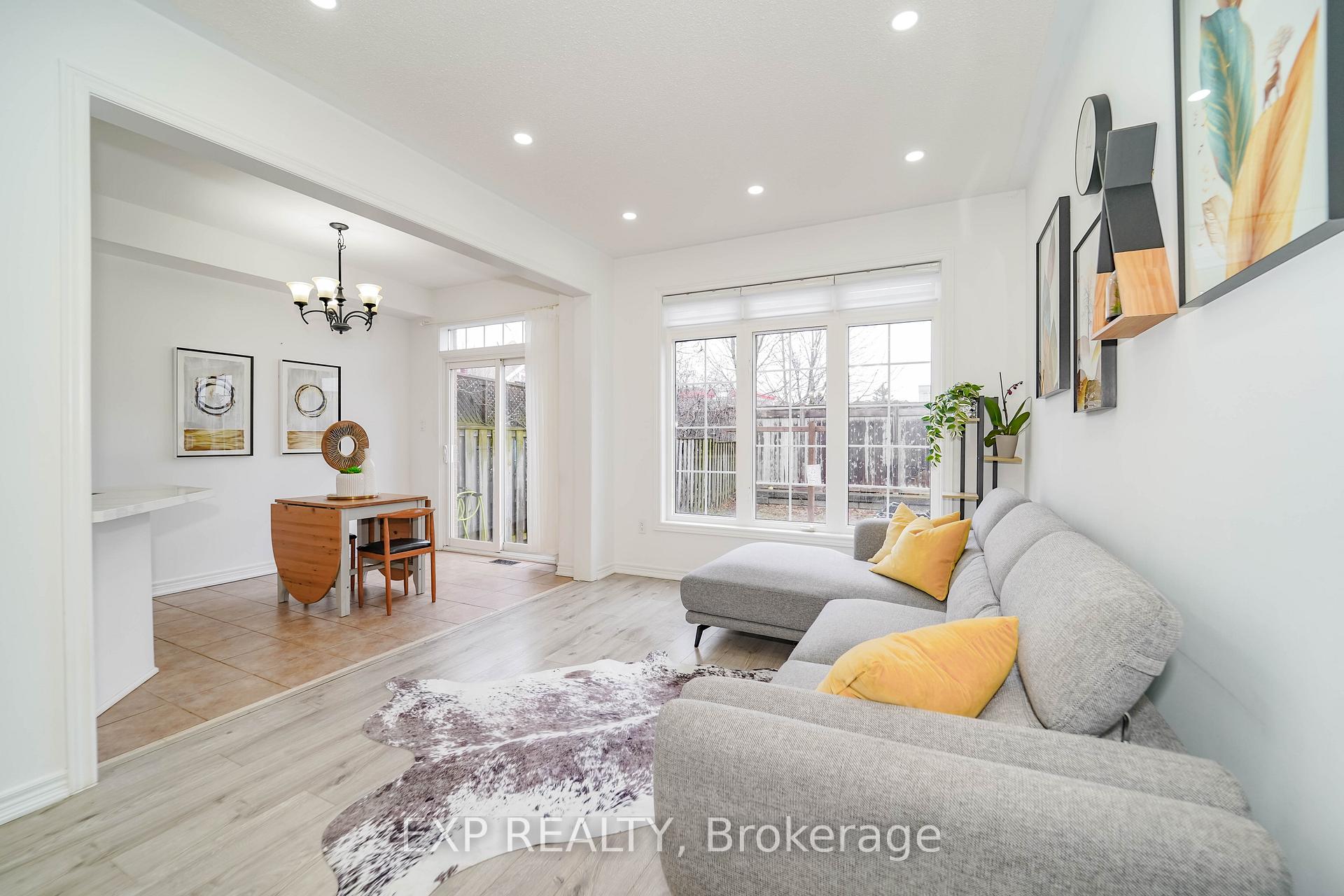 Photo 8 of 20 Starwood Road, Vaughan, Patterson — HOMEH