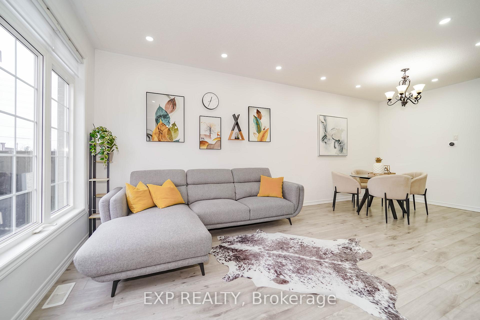 Photo 9 of 20 Starwood Road, Vaughan, Patterson — HOMEH