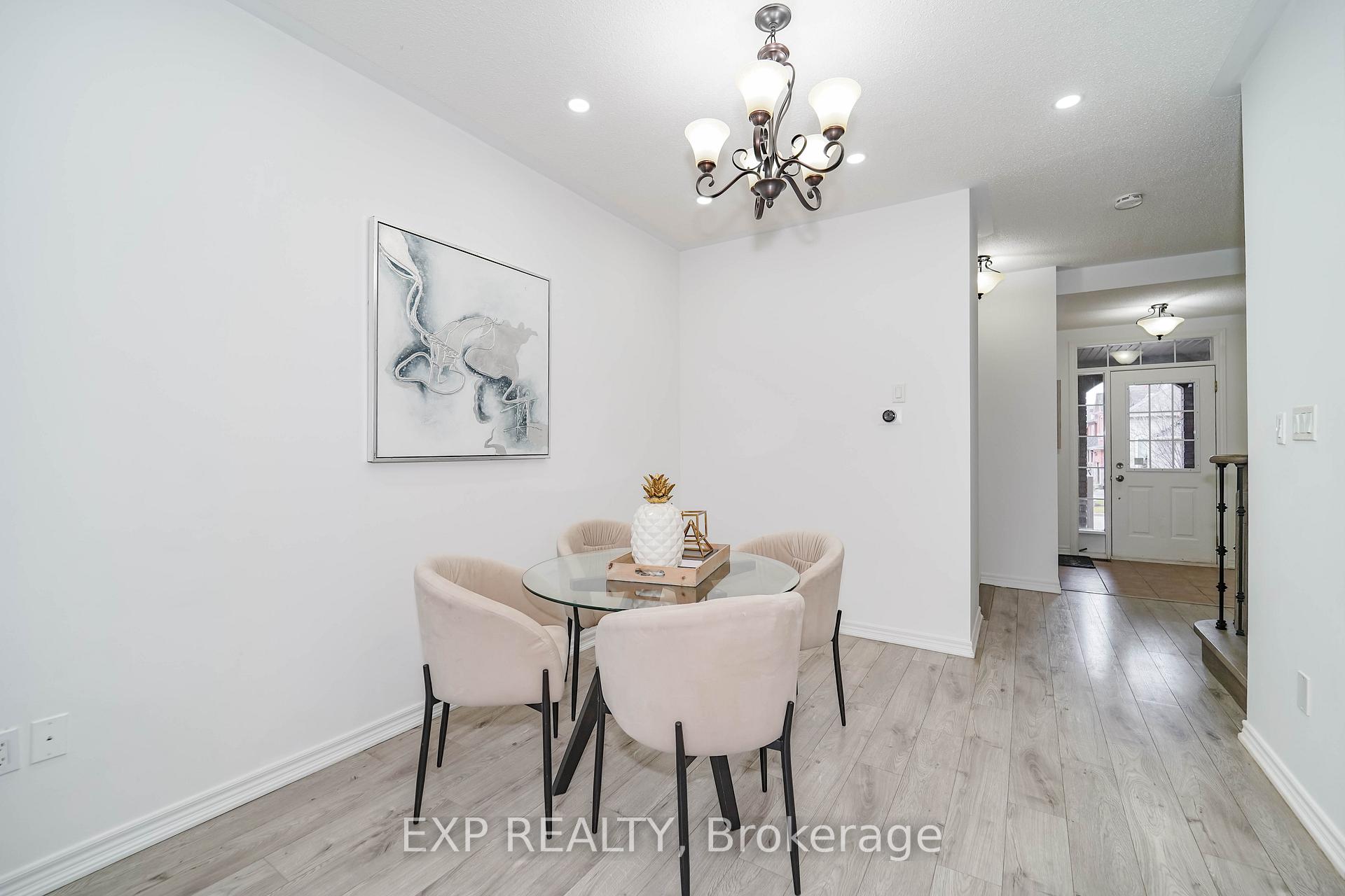 Photo 10 of 20 Starwood Road, Vaughan, Patterson — HOMEH