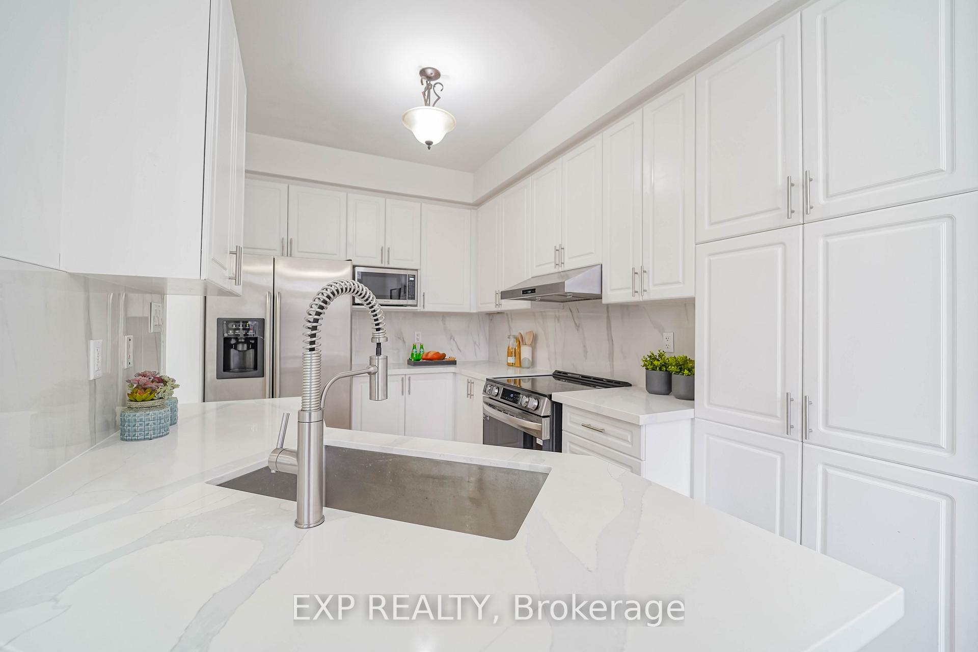 Photo 14 of 20 Starwood Road, Vaughan, Patterson — HOMEH