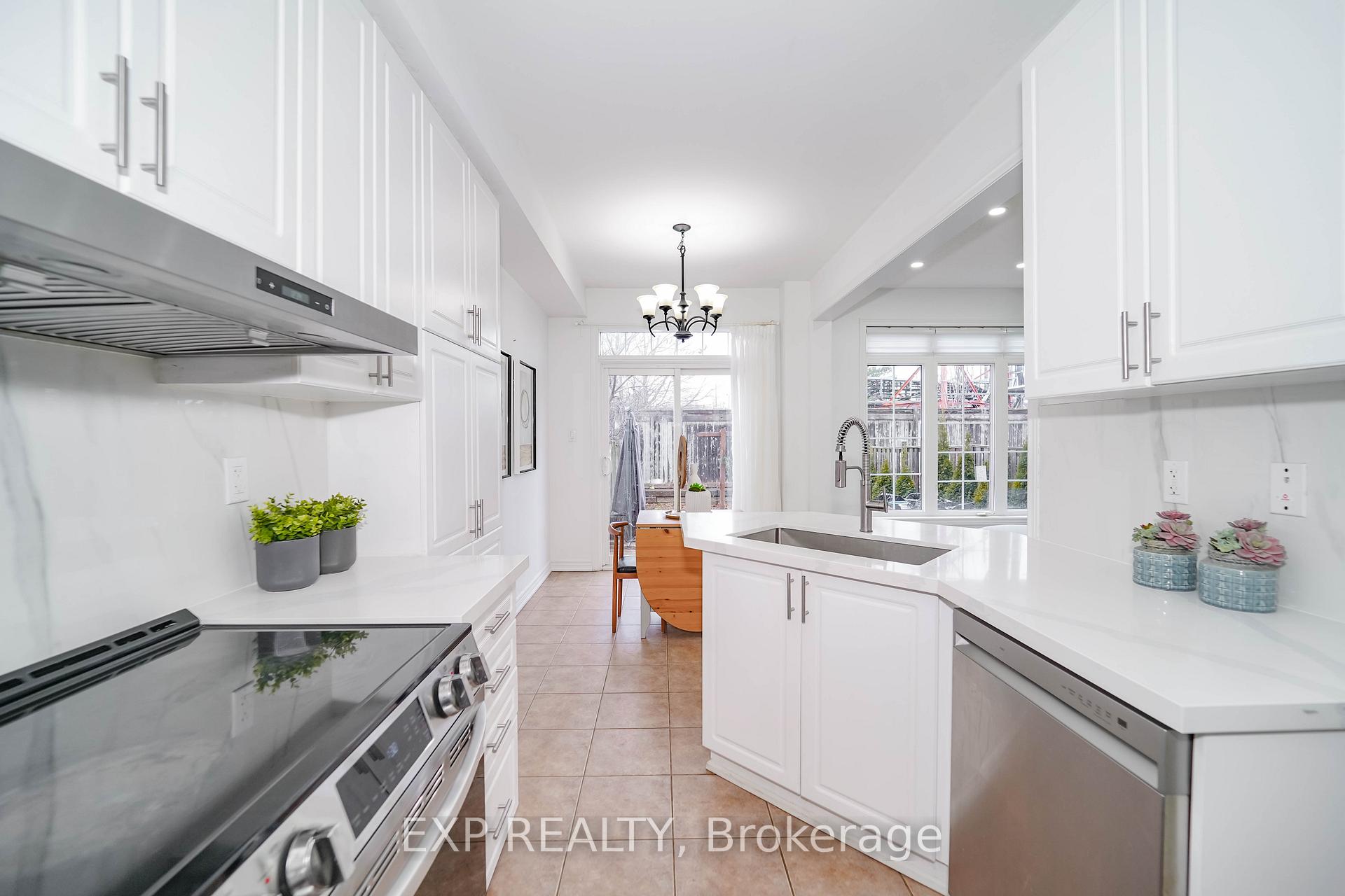 Photo 17 of 20 Starwood Road, Vaughan, Patterson — HOMEH