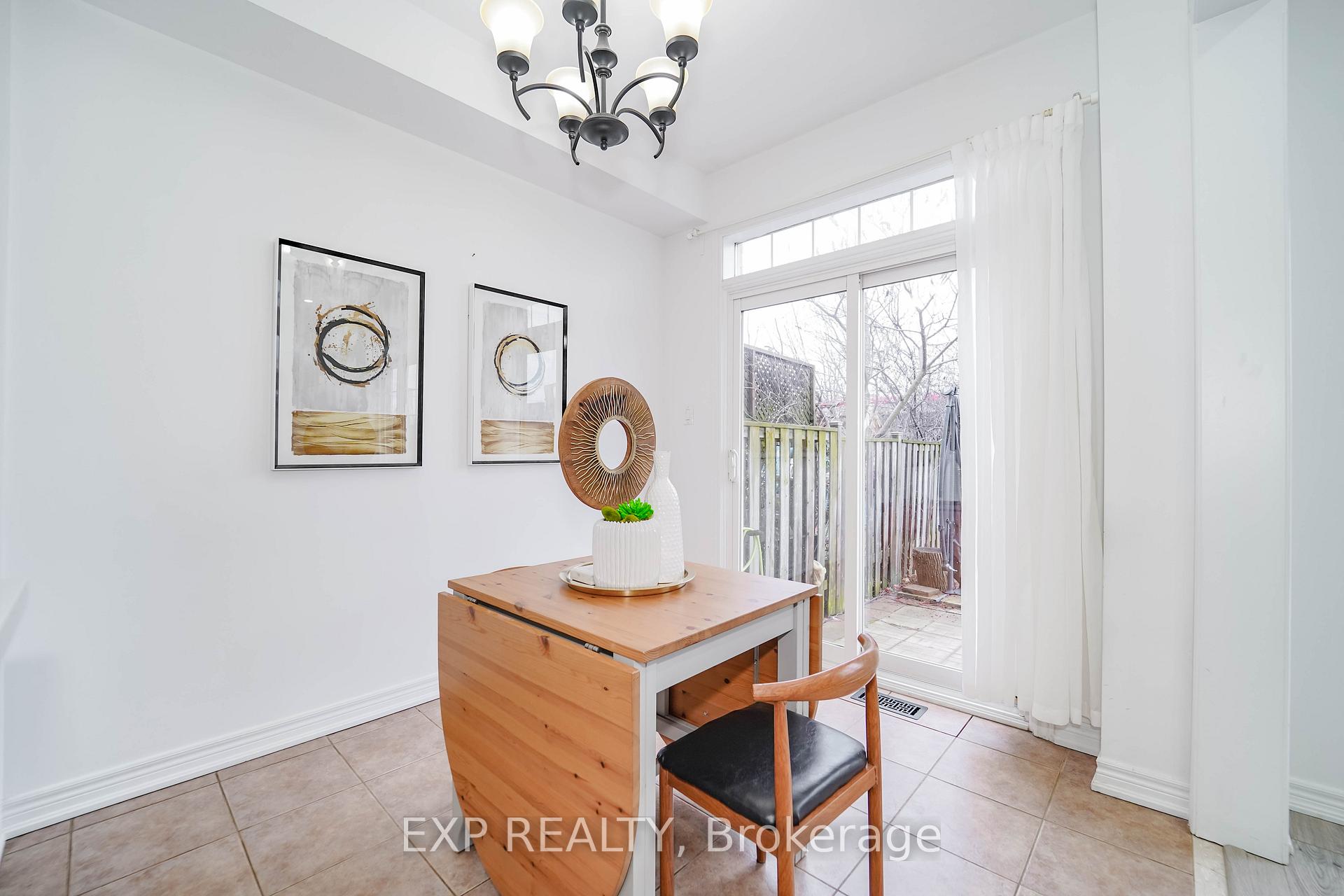 Photo 18 of 20 Starwood Road, Vaughan, Patterson — HOMEH