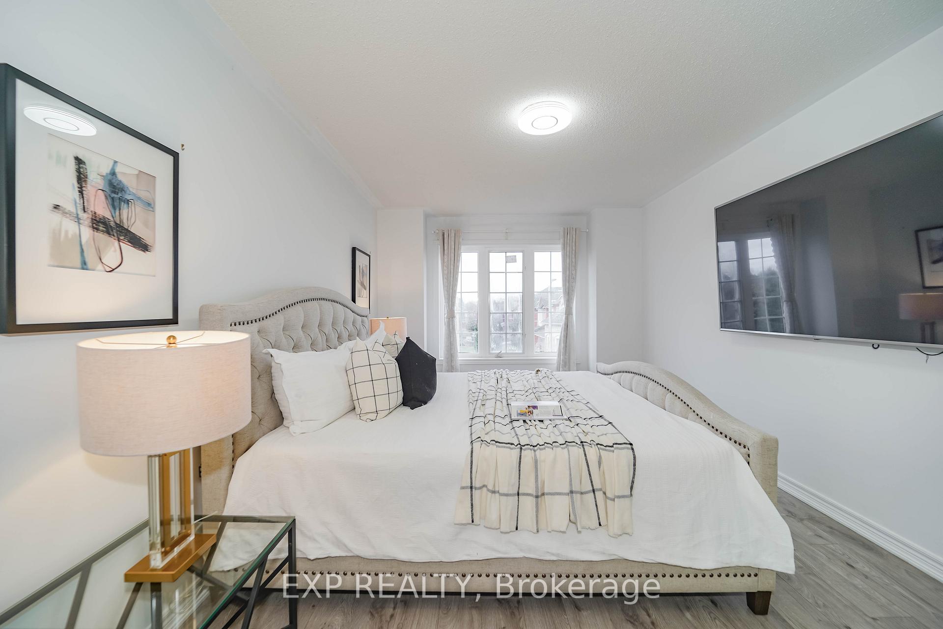 Photo 24 of 20 Starwood Road, Vaughan, Patterson — HOMEH