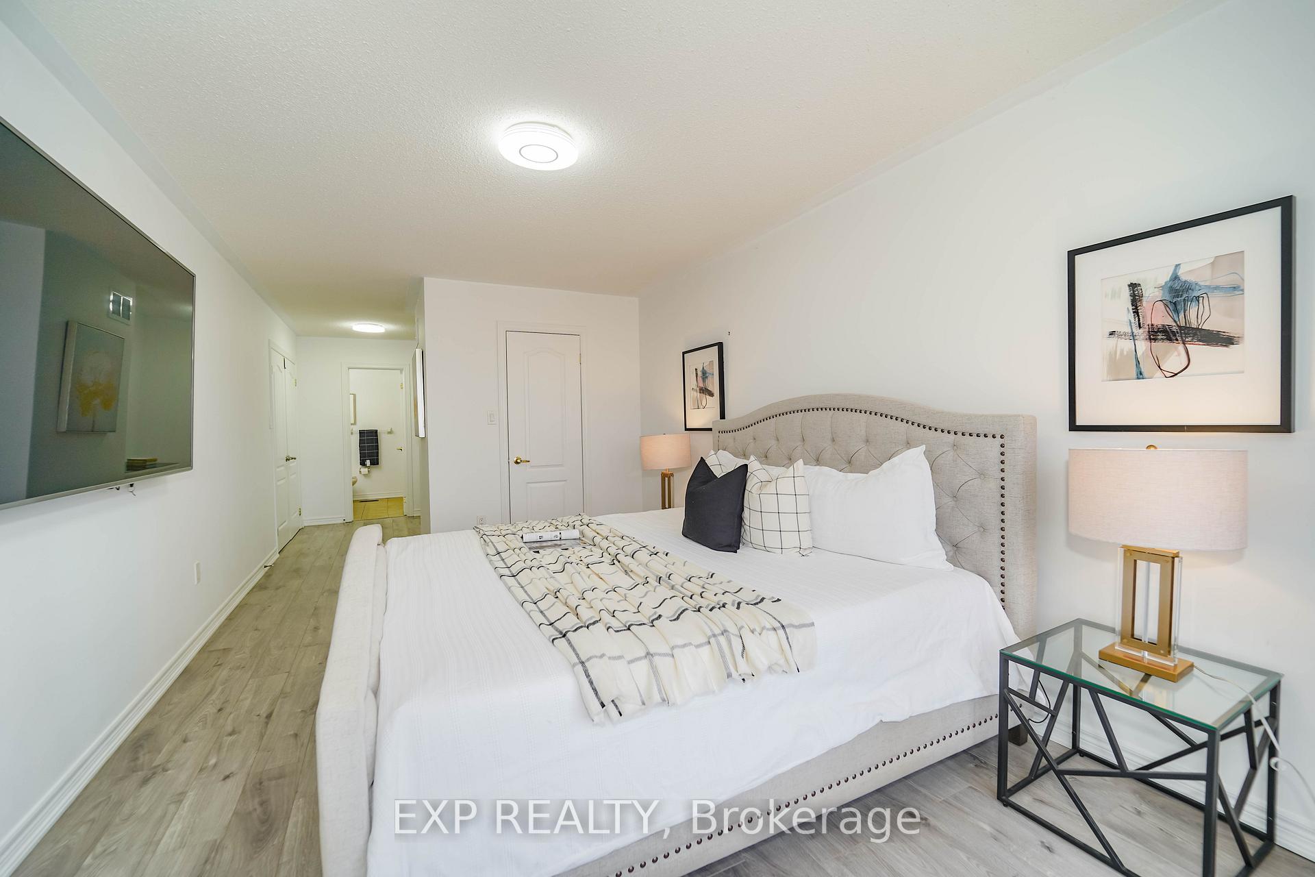 Photo 25 of 20 Starwood Road, Vaughan, Patterson — HOMEH