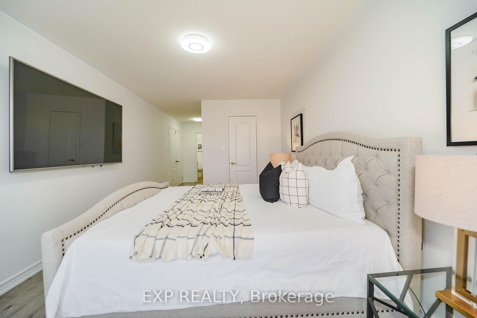 Photo 26 of 20 Starwood Road, Vaughan, Patterson — HOMEH