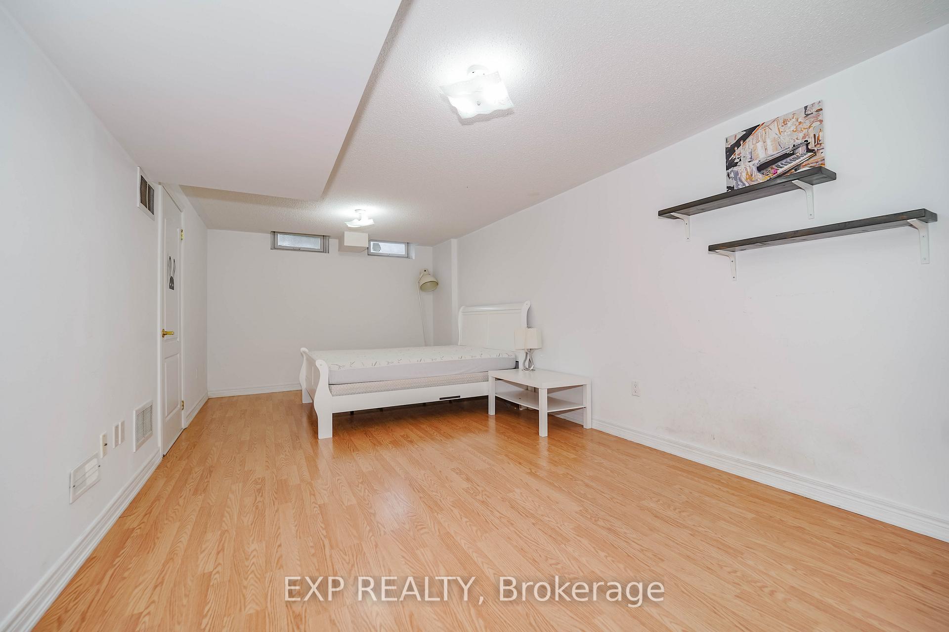 Photo 37 of 20 Starwood Road, Vaughan, Patterson — HOMEH