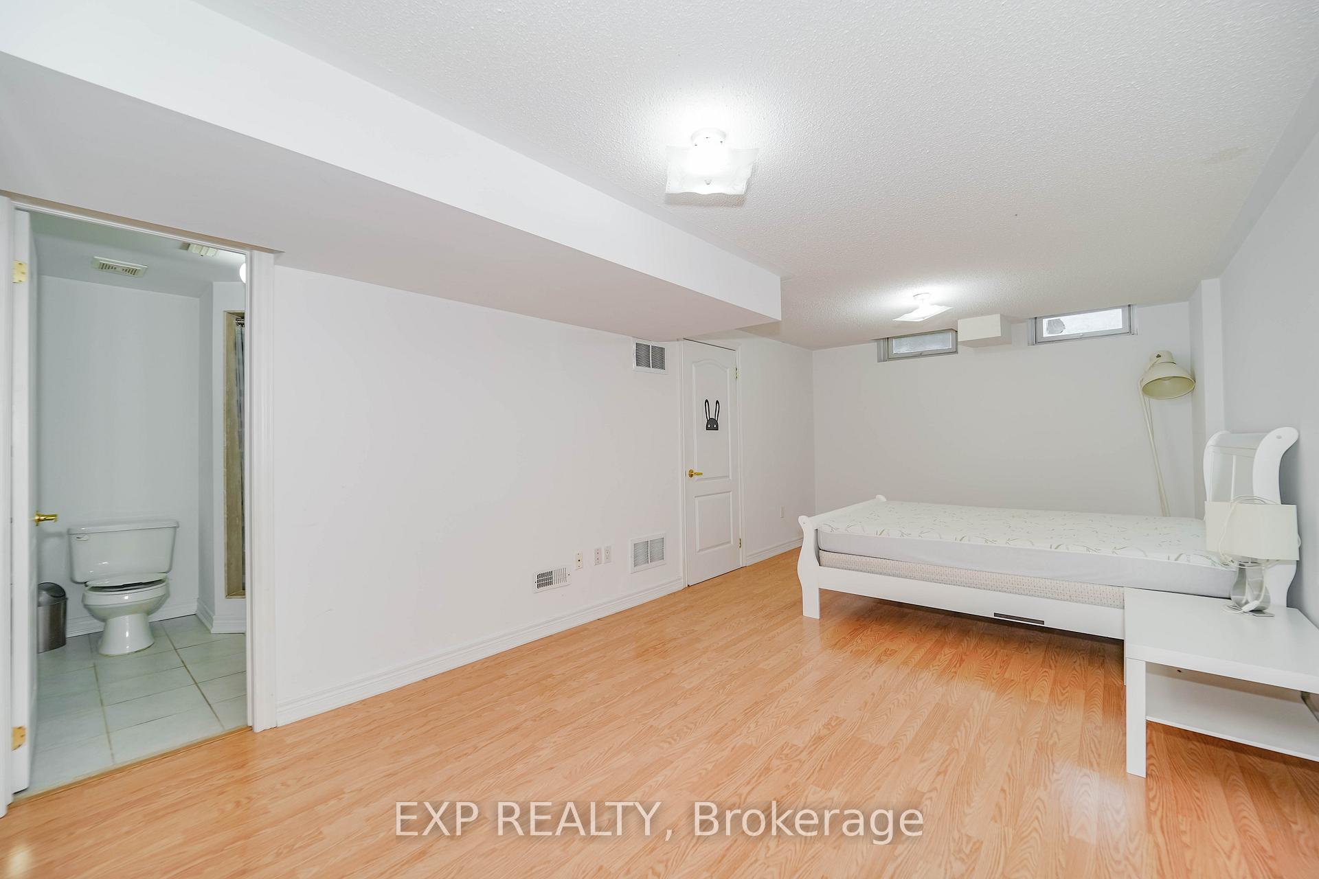 Photo 38 of 20 Starwood Road, Vaughan, Patterson — HOMEH