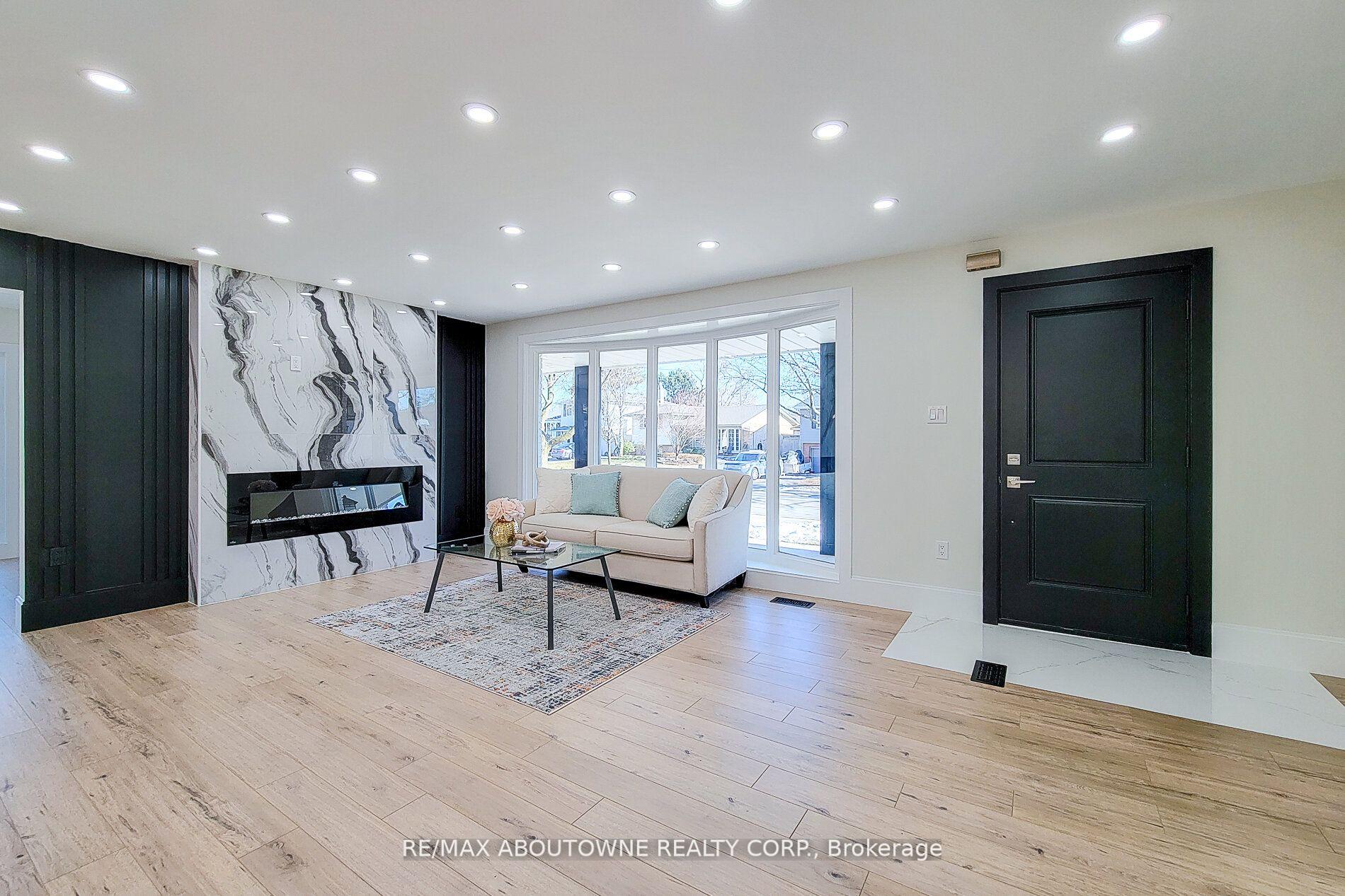 Photo 7 of 602 Jennifer Crescent, Burlington, Roseland — HOMEH