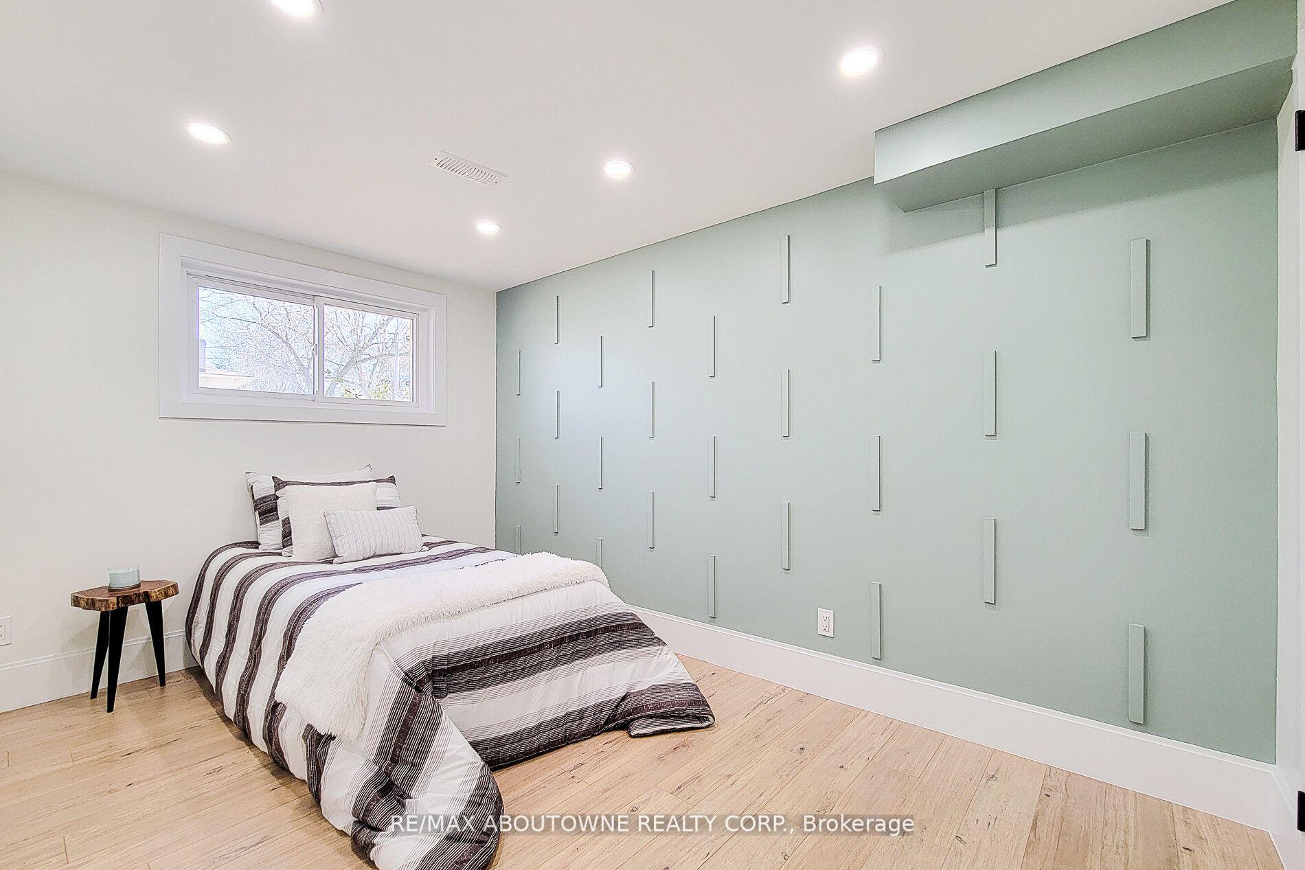 Photo 28 of 602 Jennifer Crescent, Burlington, Roseland — HOMEH