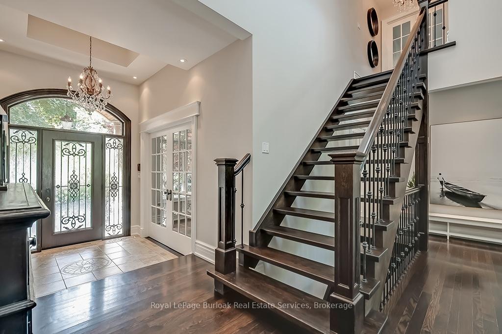 Photo 7 of 883 Kingsway Drive, Burlington, LaSalle — HOMEH