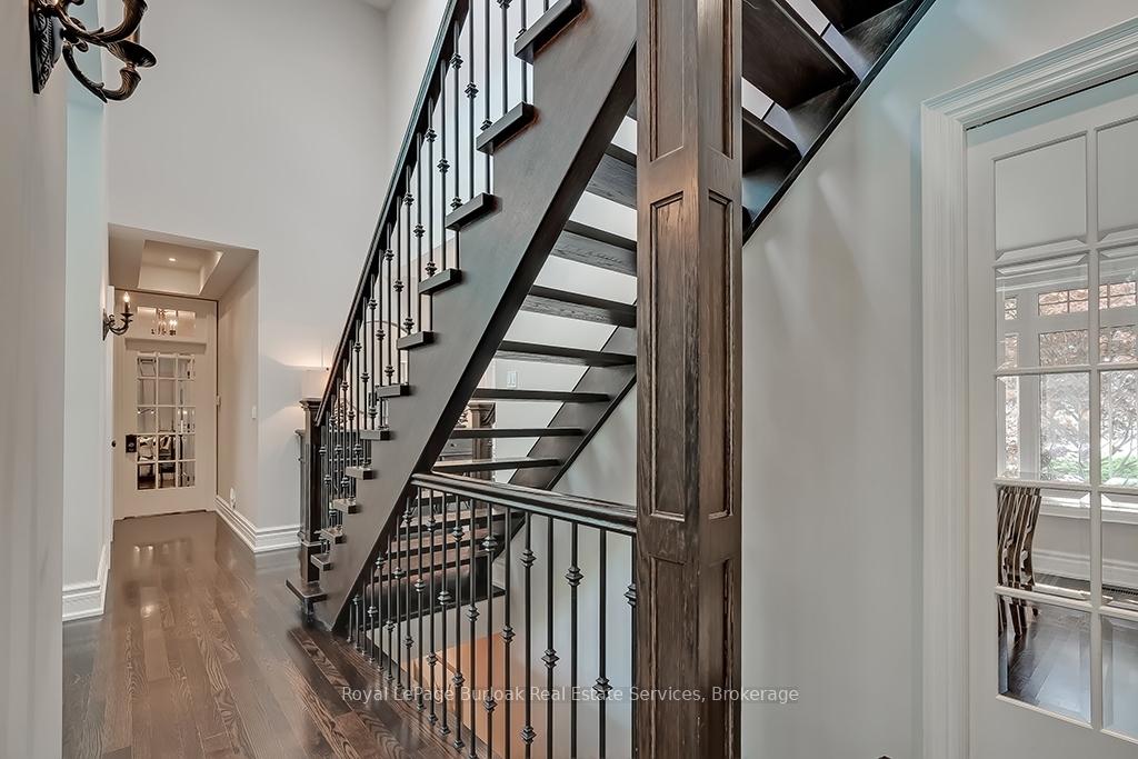 Photo 8 of 883 Kingsway Drive, Burlington, LaSalle — HOMEH