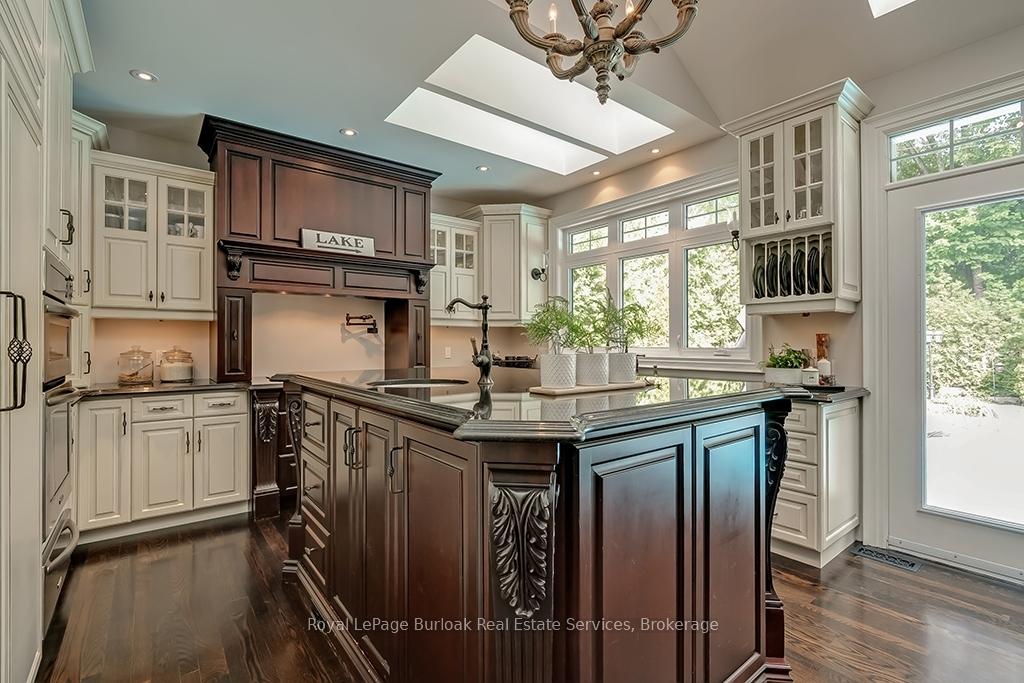 Photo 14 of 883 Kingsway Drive, Burlington, LaSalle — HOMEH
