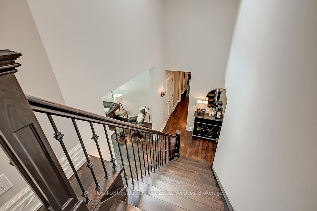 Photo 20 of 883 Kingsway Drive, Burlington, LaSalle — HOMEH