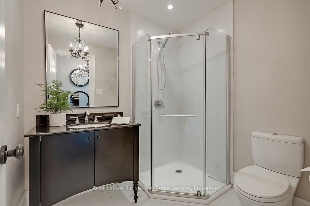 Photo 21 of 883 Kingsway Drive, Burlington, LaSalle — HOMEH