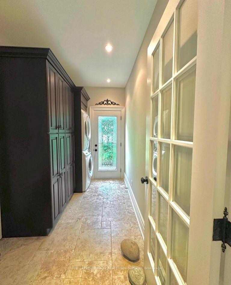Photo 22 of 883 Kingsway Drive, Burlington, LaSalle — HOMEH