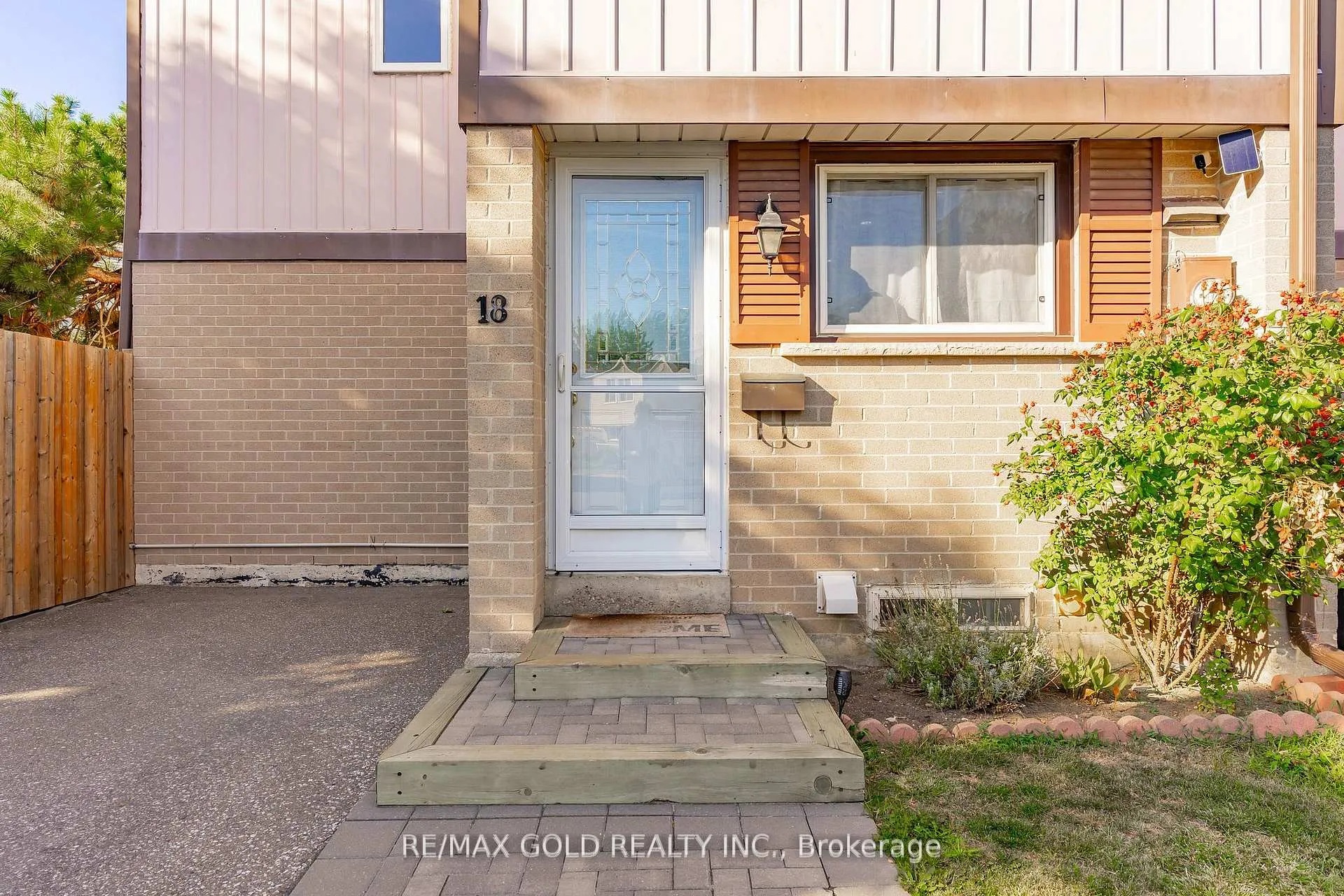 Photo 14 of 18 Juliette Square, Brampton, Northgate — HOMEH