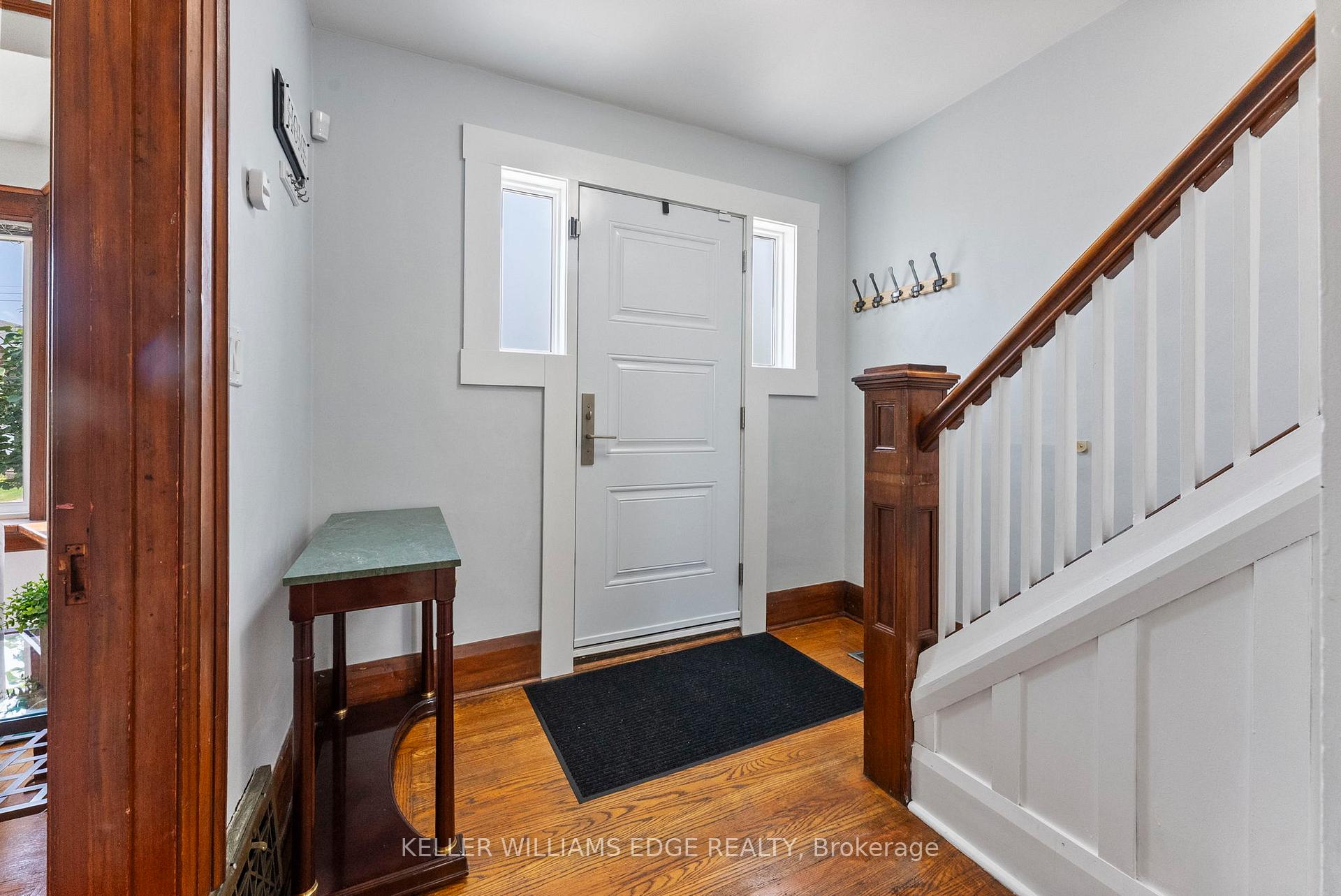 Photo 7 of 312 Wexford Avenue S, Hamilton, Delta — HOMEH