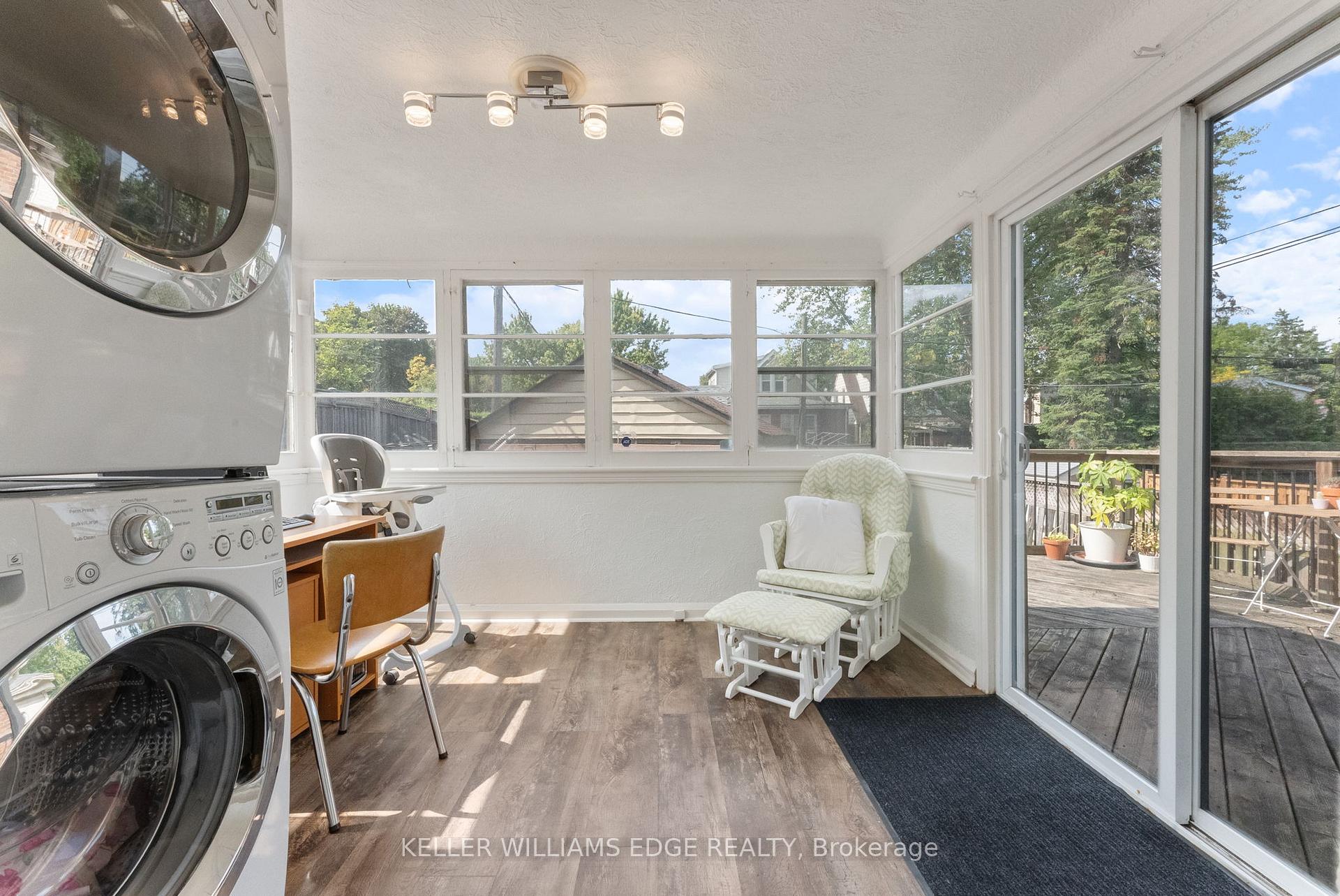 Photo 15 of 312 Wexford Avenue S, Hamilton, Delta — HOMEH