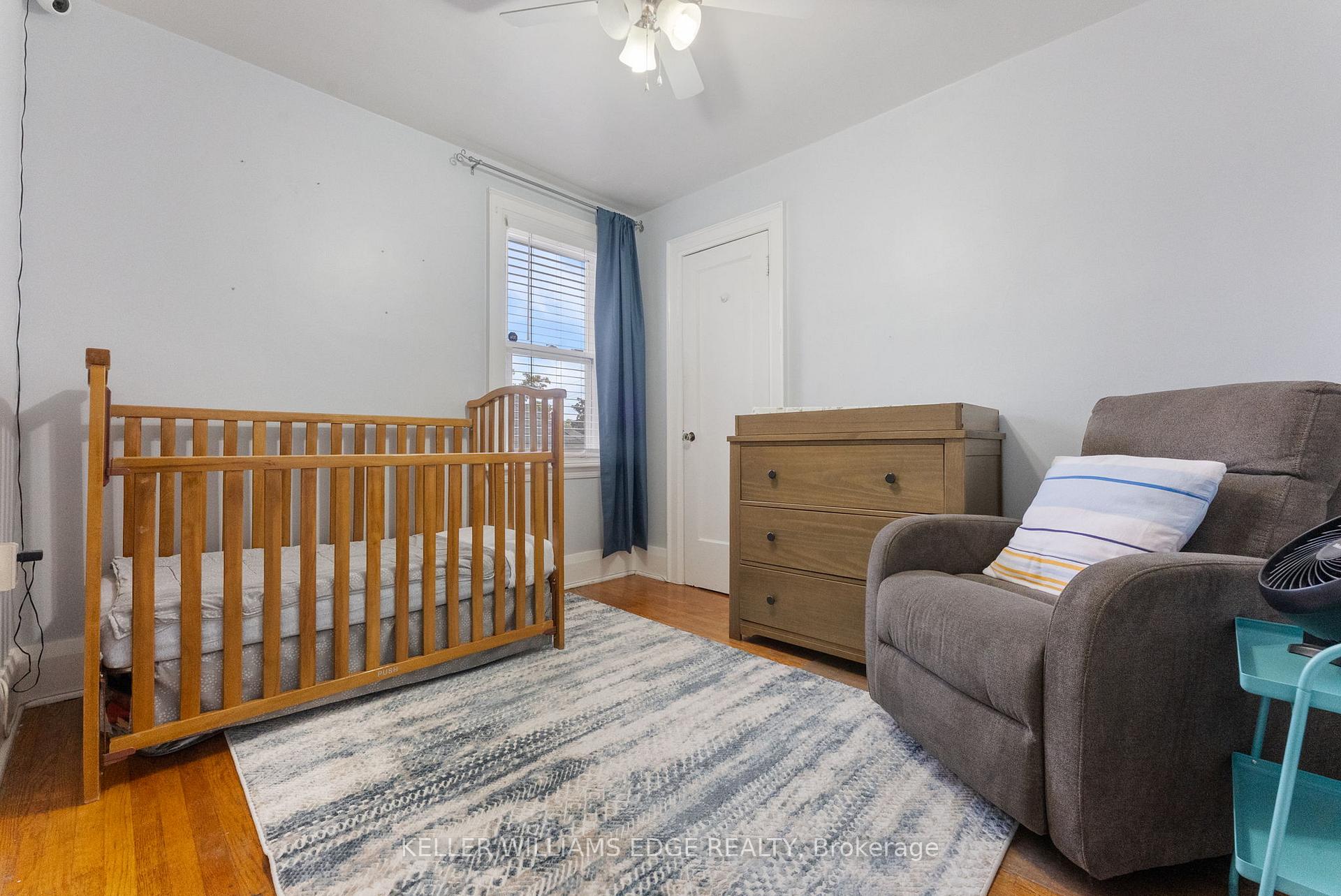 Photo 18 of 312 Wexford Avenue S, Hamilton, Delta — HOMEH