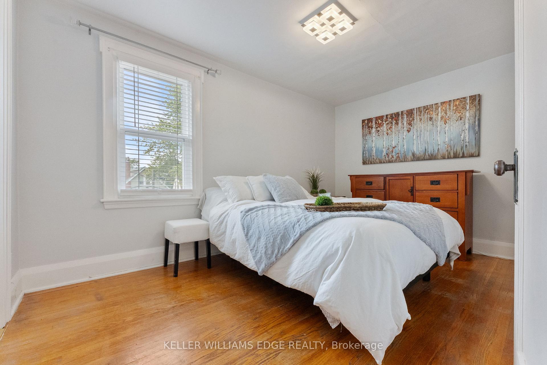 Photo 19 of 312 Wexford Avenue S, Hamilton, Delta — HOMEH