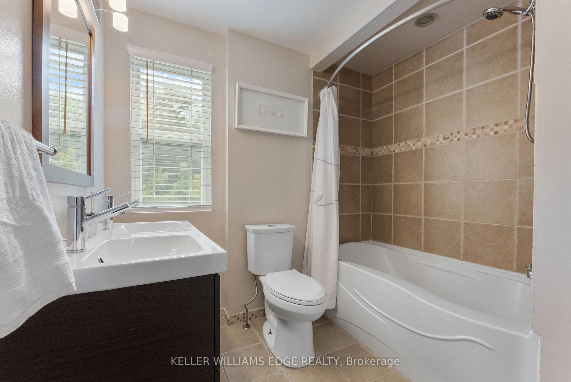 Photo 20 of 312 Wexford Avenue S, Hamilton, Delta — HOMEH