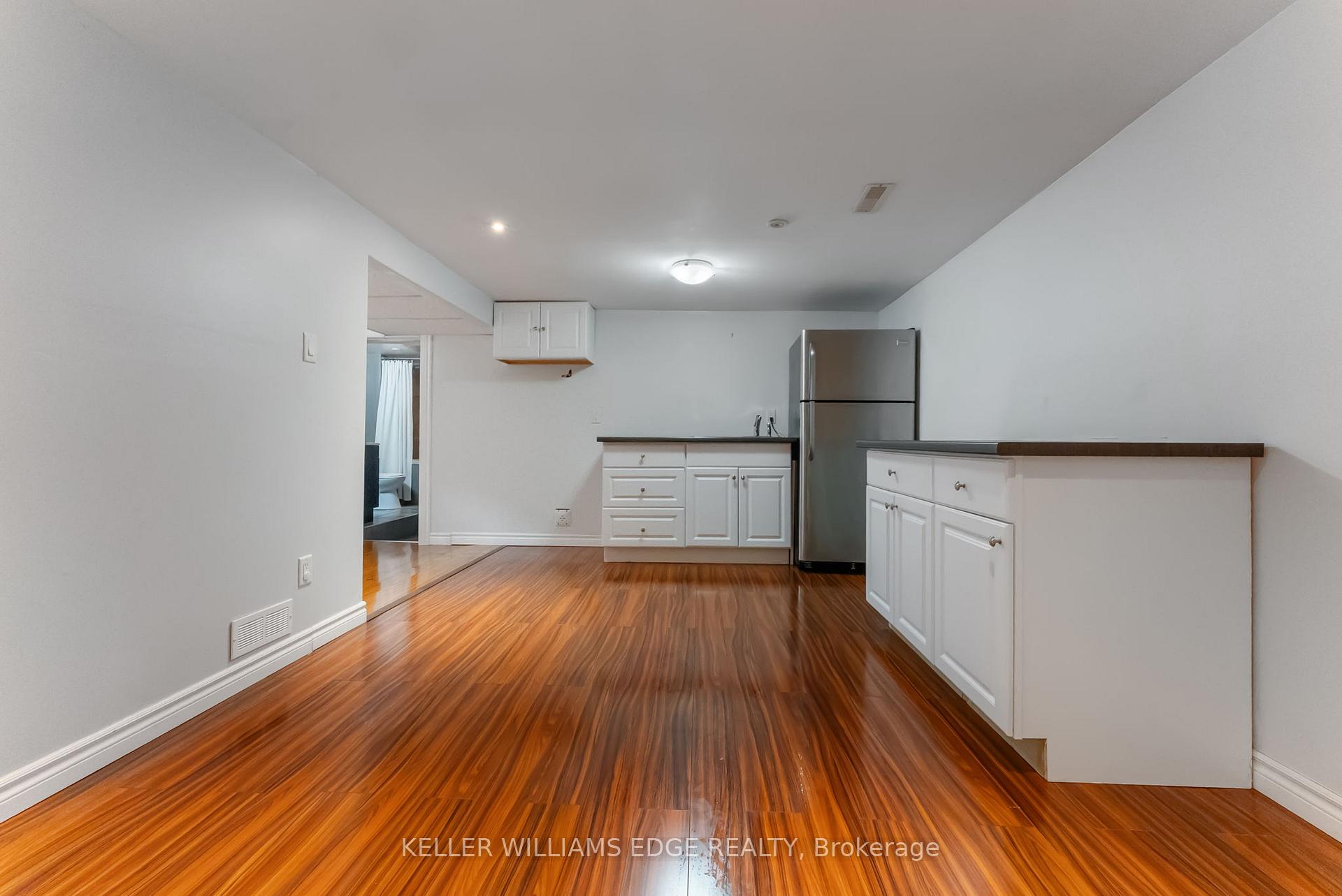 Photo 24 of 312 Wexford Avenue S, Hamilton, Delta — HOMEH