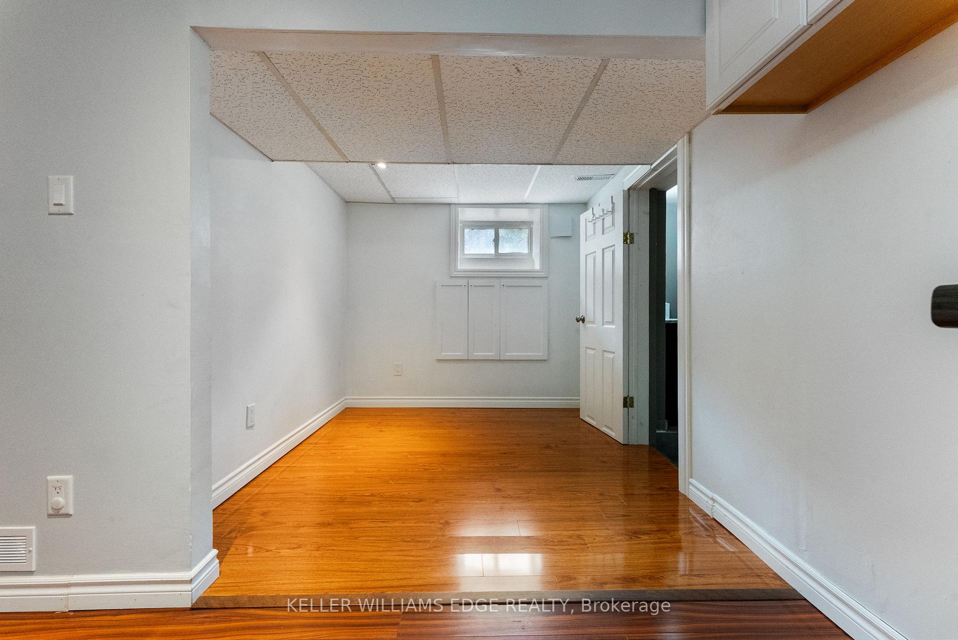 Photo 25 of 312 Wexford Avenue S, Hamilton, Delta — HOMEH