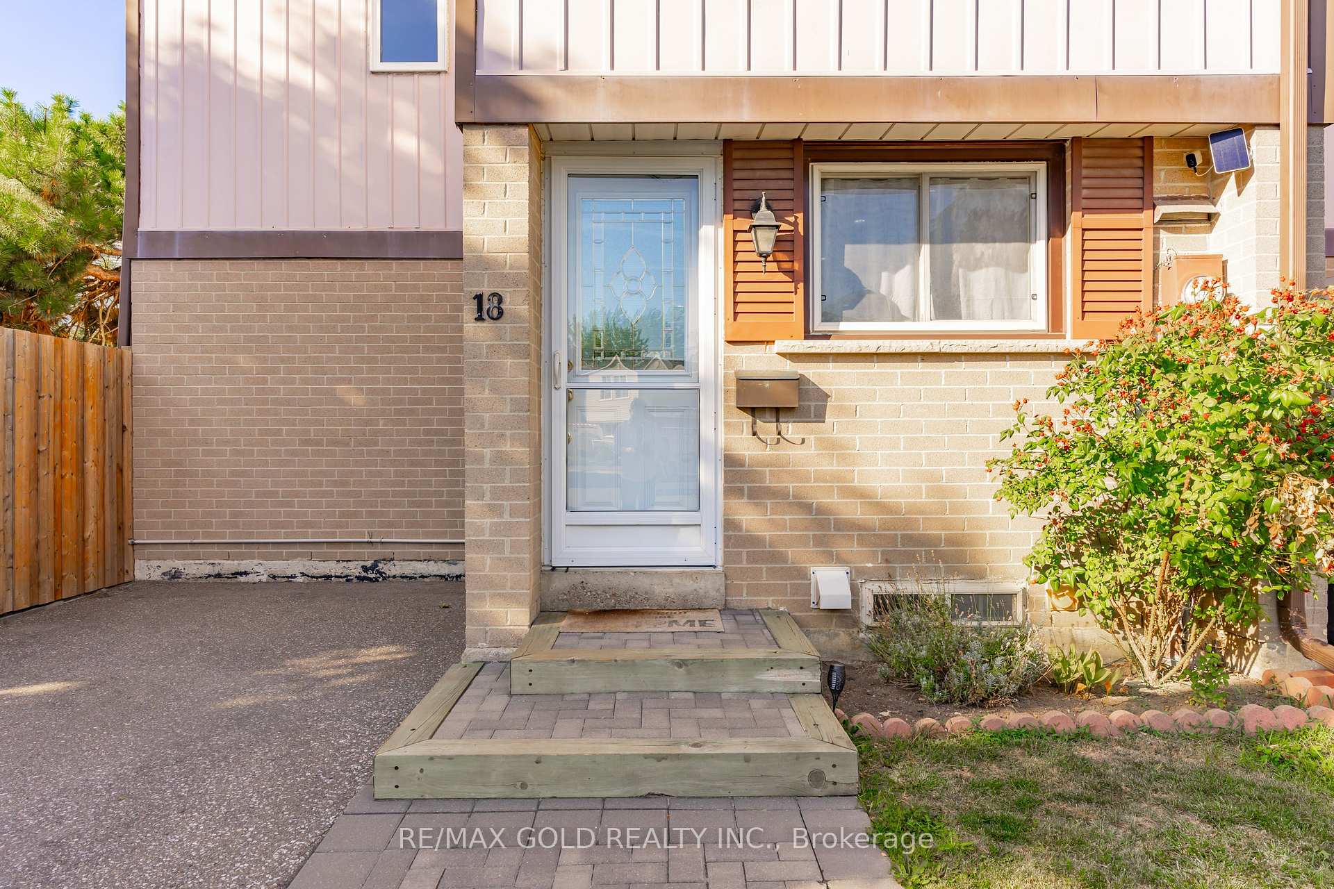 Photo 7 of 18 Juliette Square, Brampton, Northgate — HOMEH
