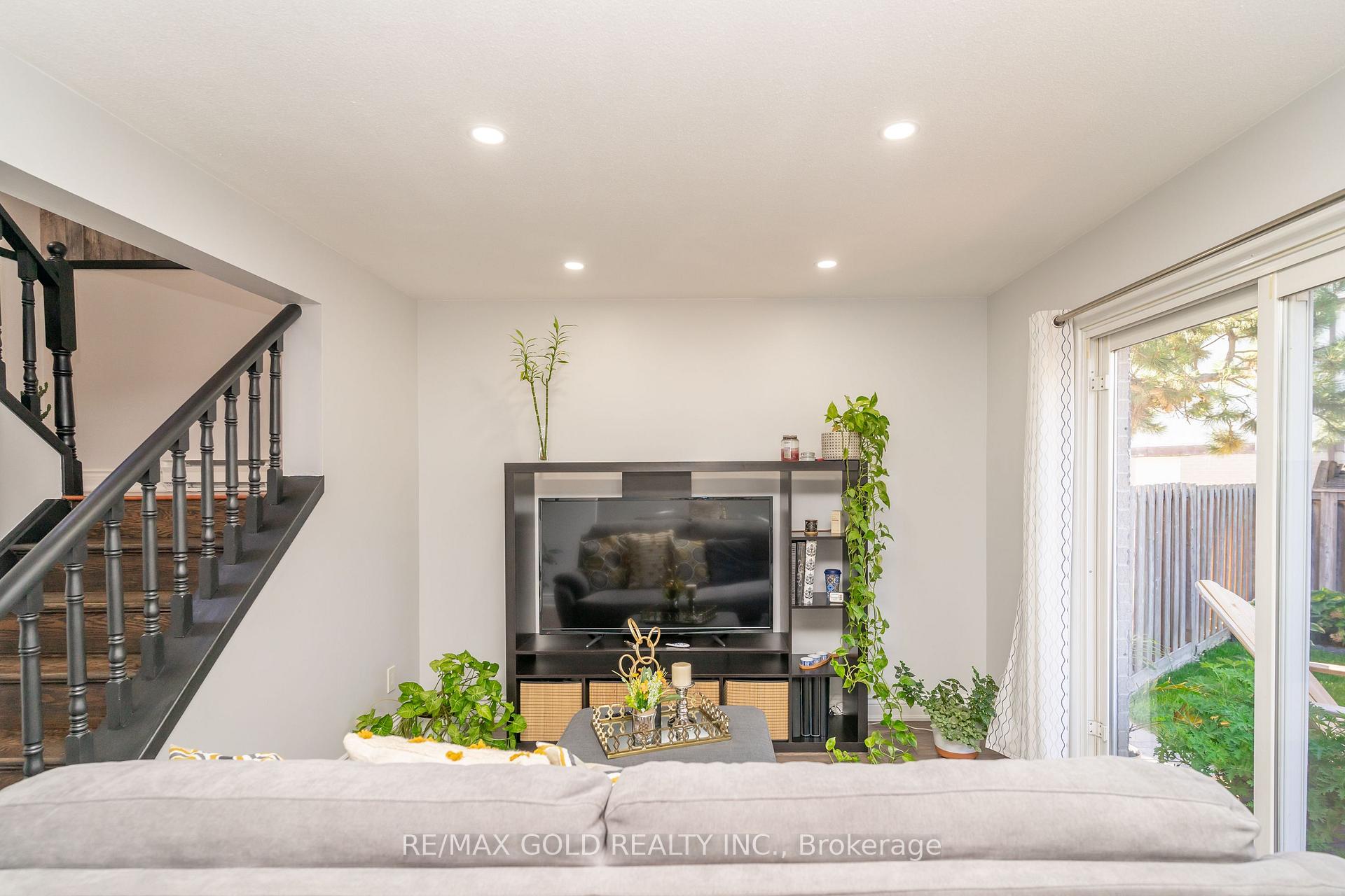 Photo 12 of 18 Juliette Square, Brampton, Northgate — HOMEH
