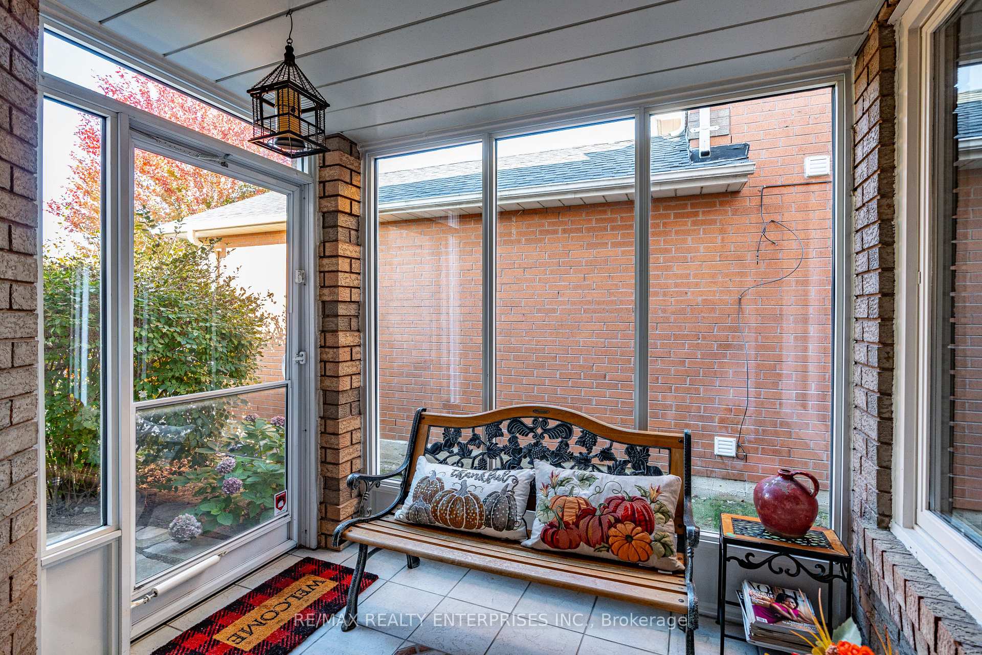 Photo 3 of 129 Valonia Drive, Brampton, Brampton North — HOMEH