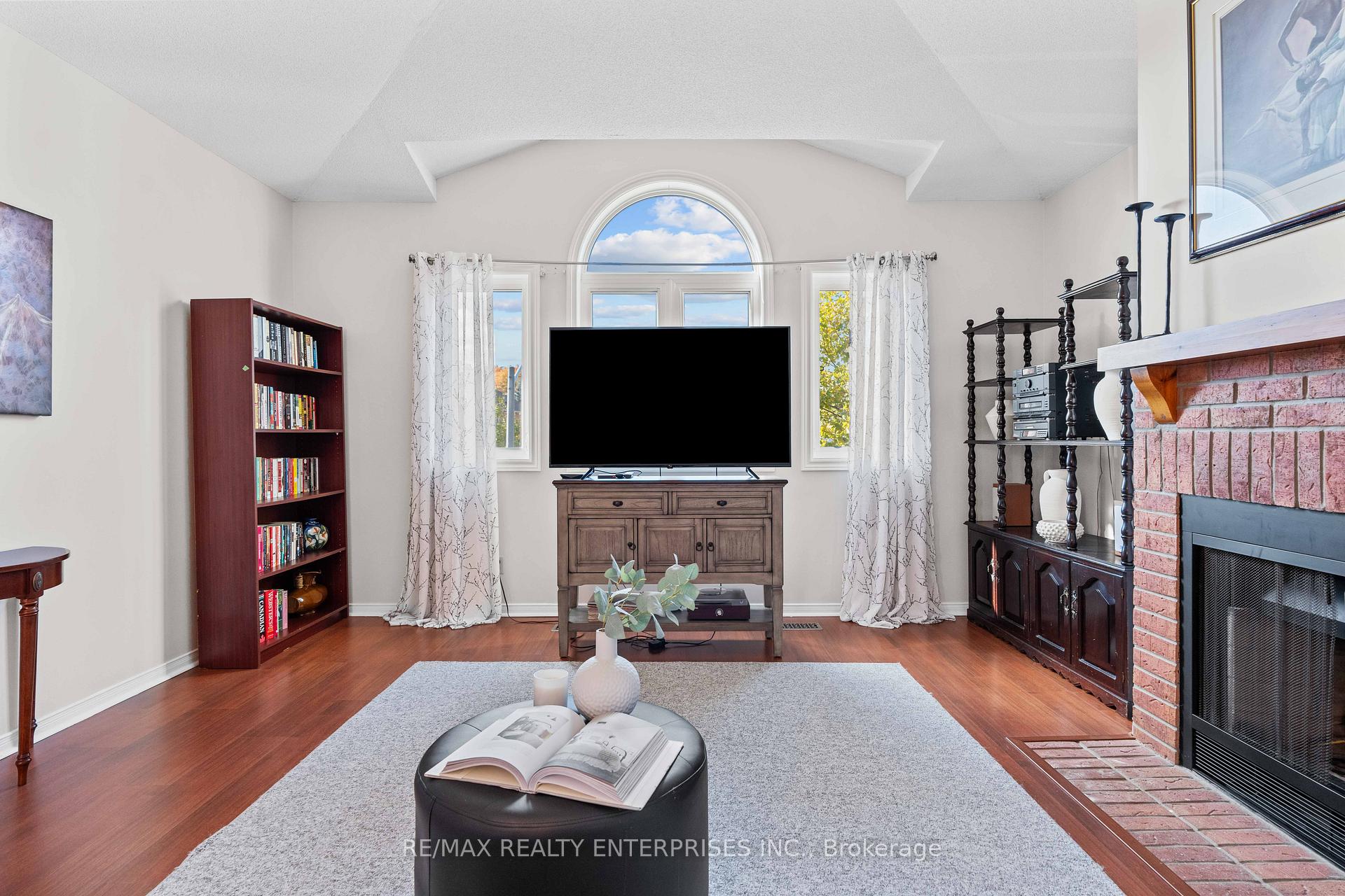 Photo 16 of 129 Valonia Drive, Brampton, Brampton North — HOMEH