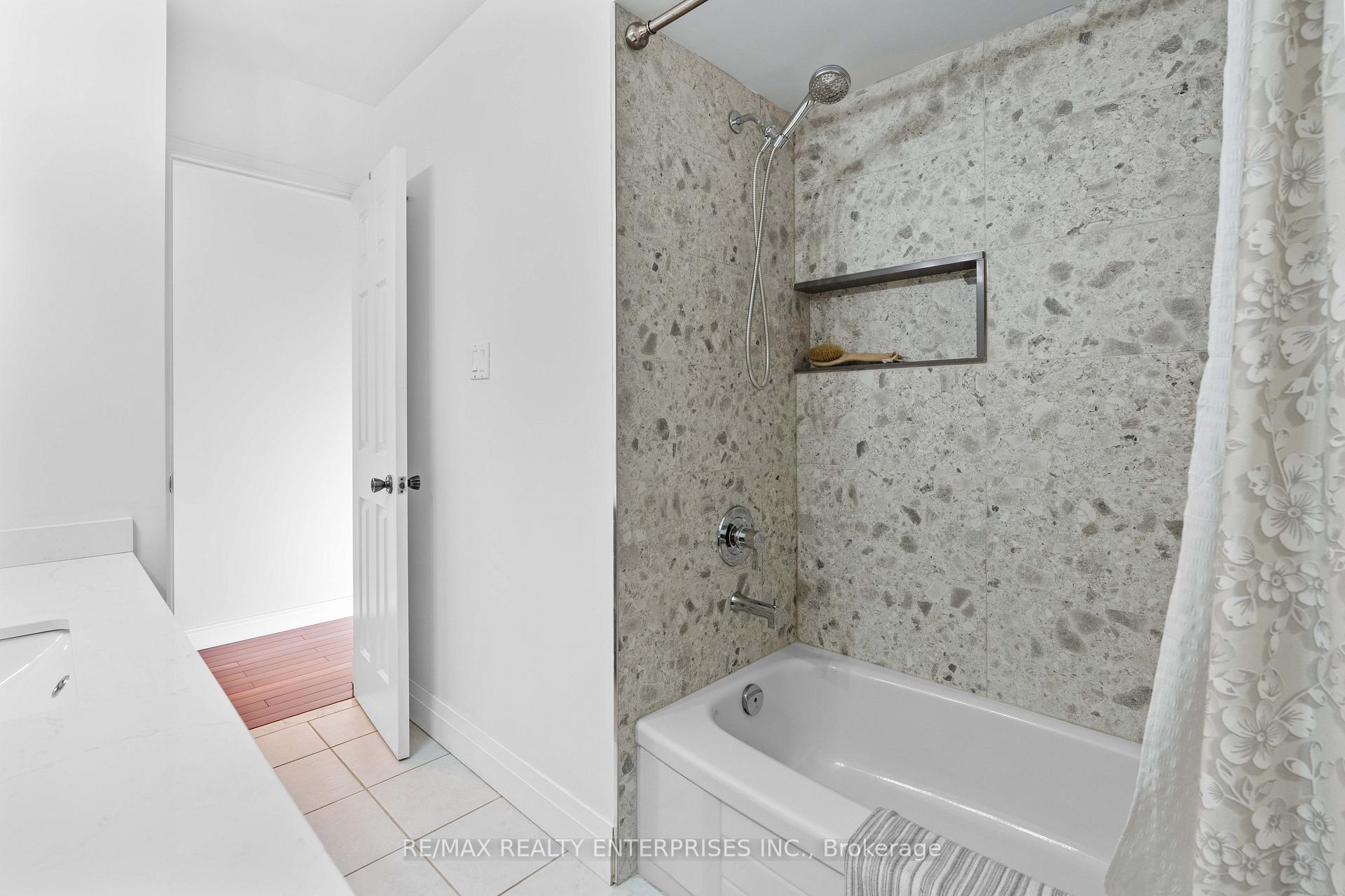 Photo 26 of 129 Valonia Drive, Brampton, Brampton North — HOMEH