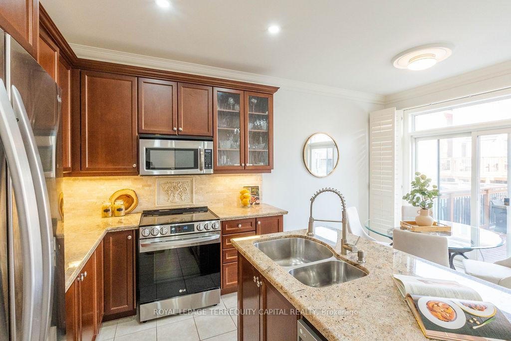 Photo 15 of 643 Pleasant Ridge Avenue, Vaughan, Patterson — HOMEH