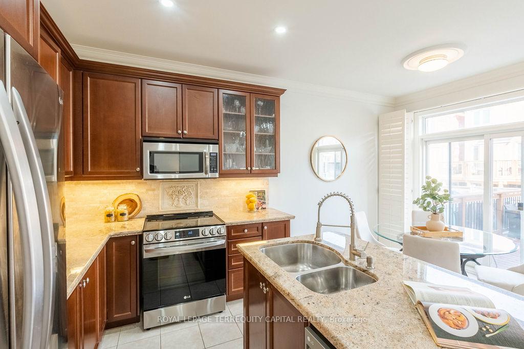 Photo 16 of 643 Pleasant Ridge Avenue, Vaughan, Patterson — HOMEH