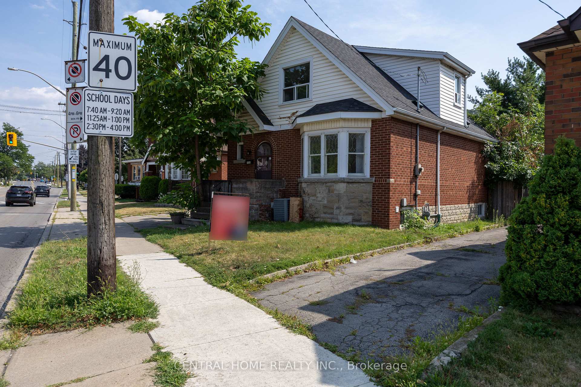 Front of 1650 King Street E