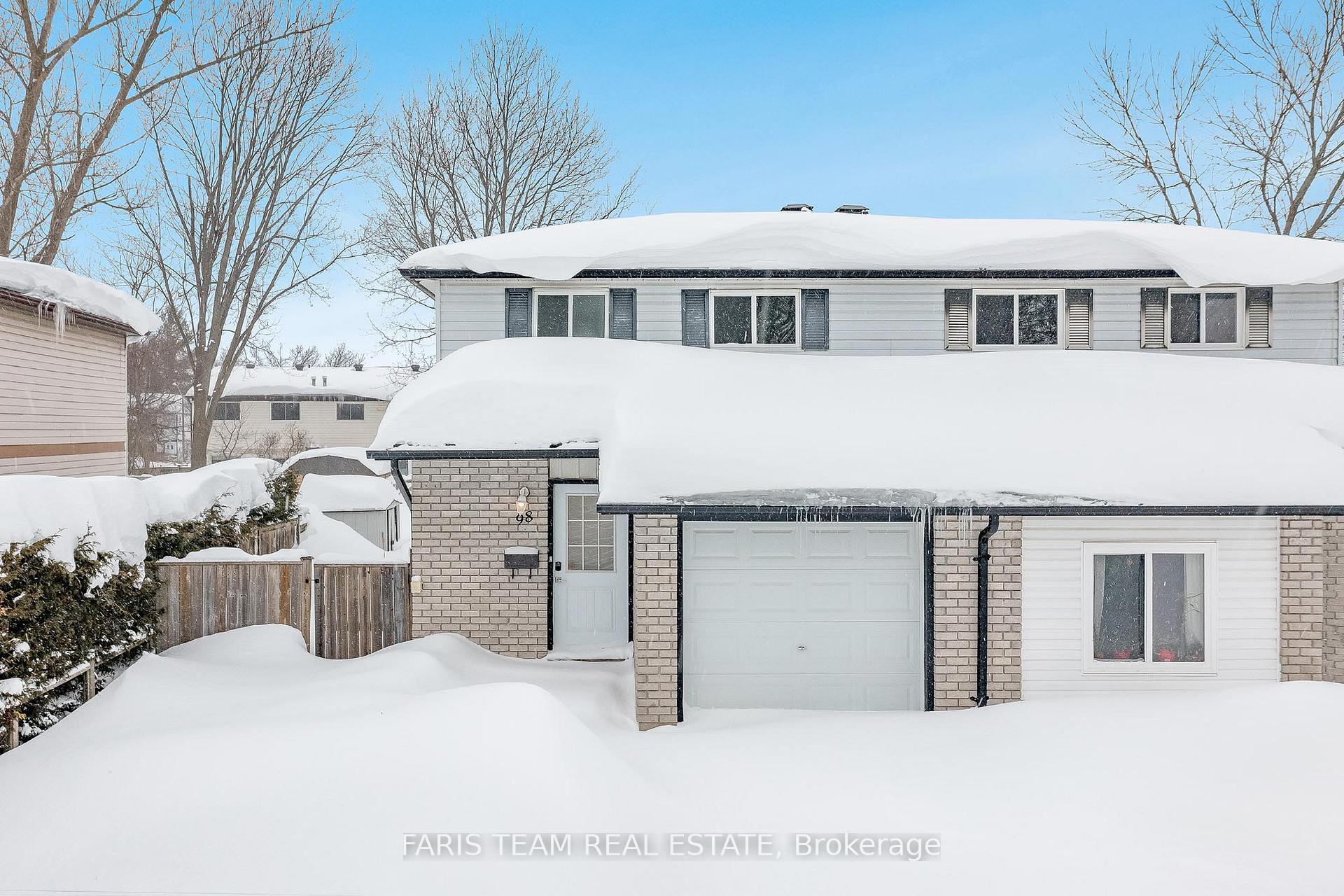 Photo 2 of 98 Mowat Crescent, Barrie, Letitia Heights — HOMEH