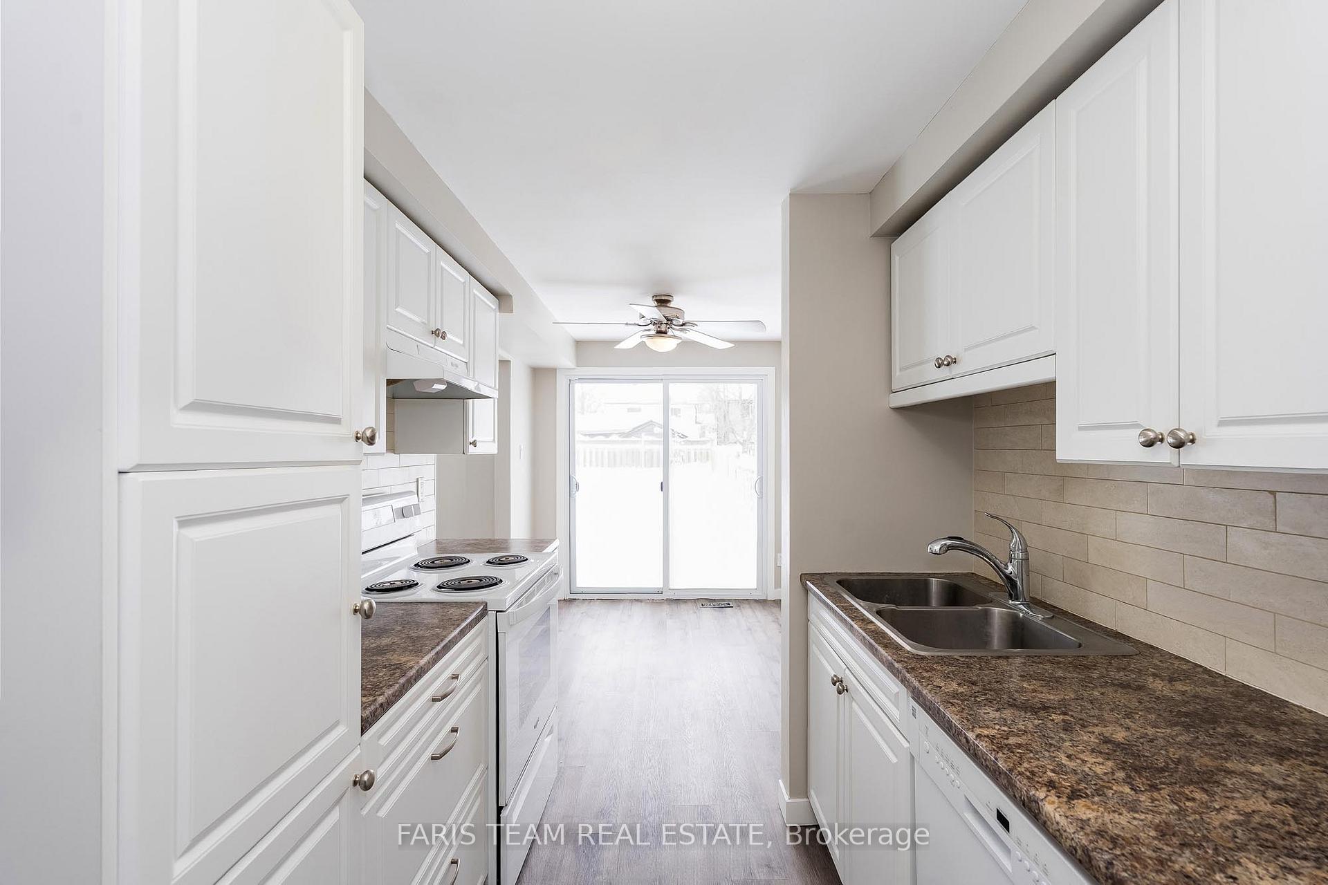 Photo 3 of 98 Mowat Crescent, Barrie, Letitia Heights — HOMEH