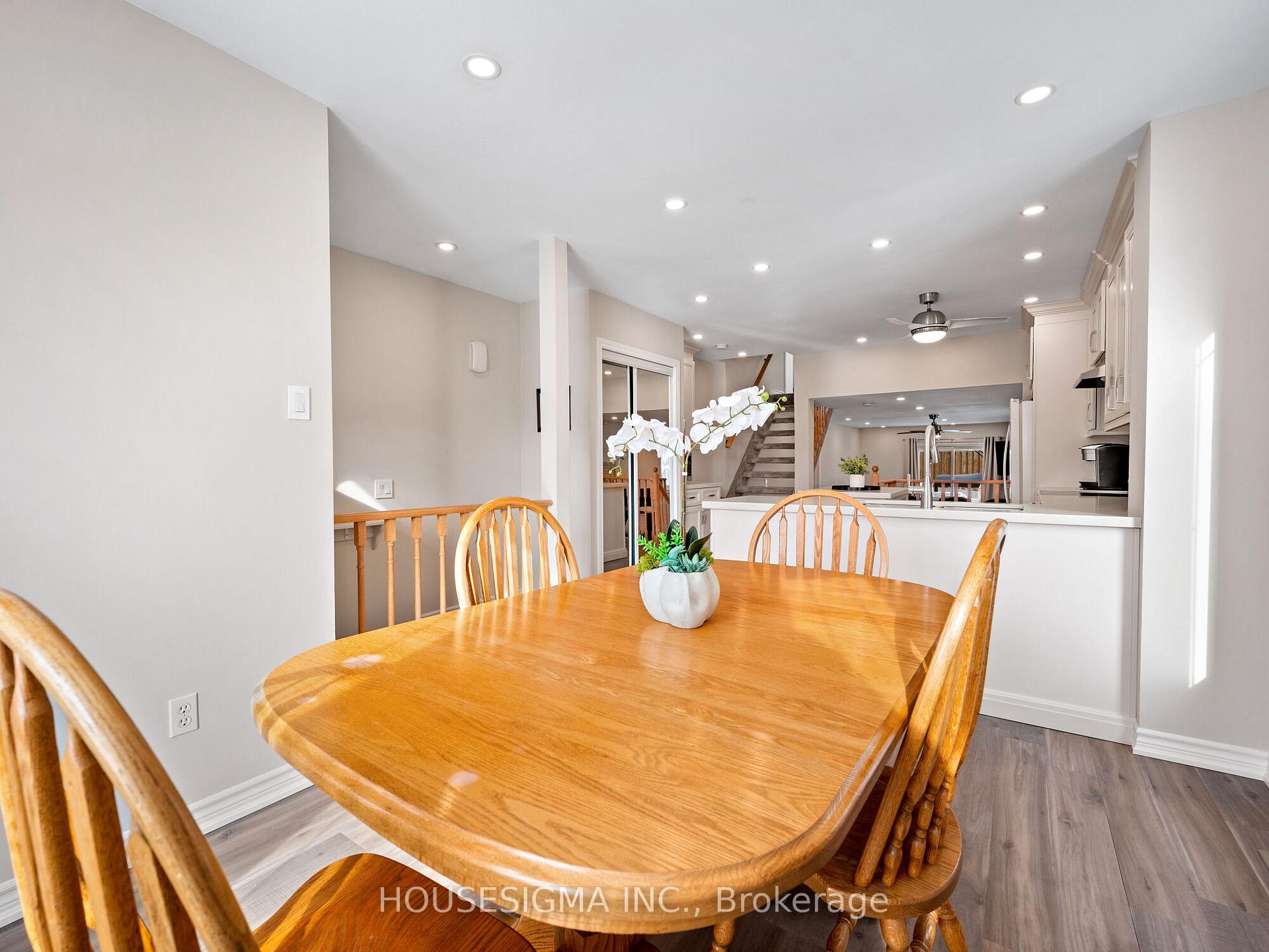 Photo 3 of 10 Willow Drive, Barrie, Holly — HOMEH