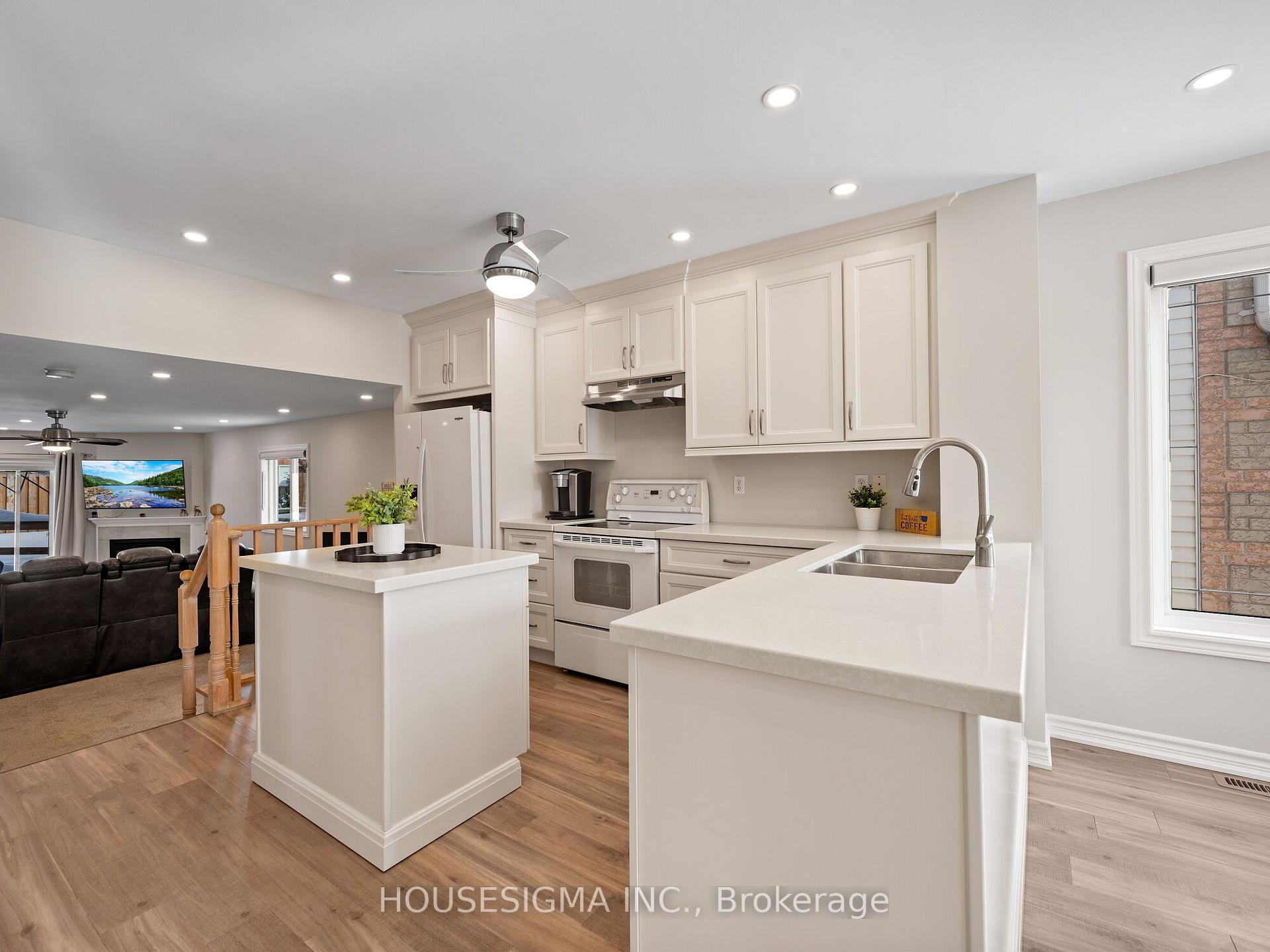 Photo 5 of 10 Willow Drive, Barrie, Holly — HOMEH